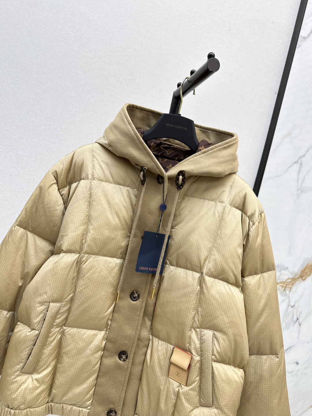 Louis 25fw down jacket