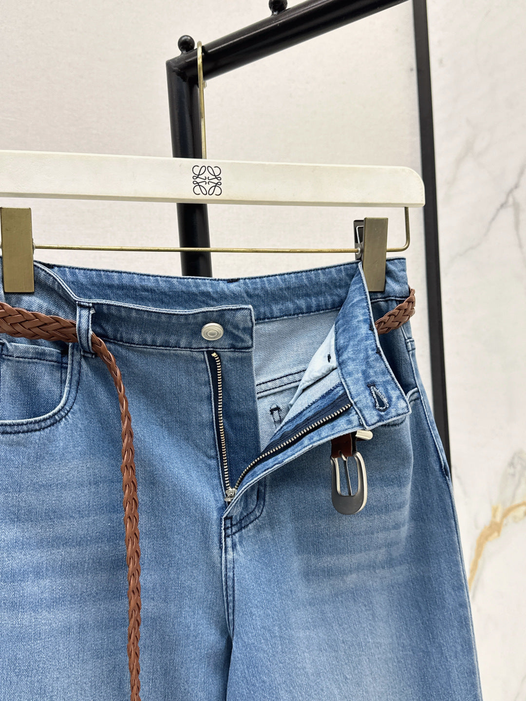 Loe 25fw jeans with woven belt