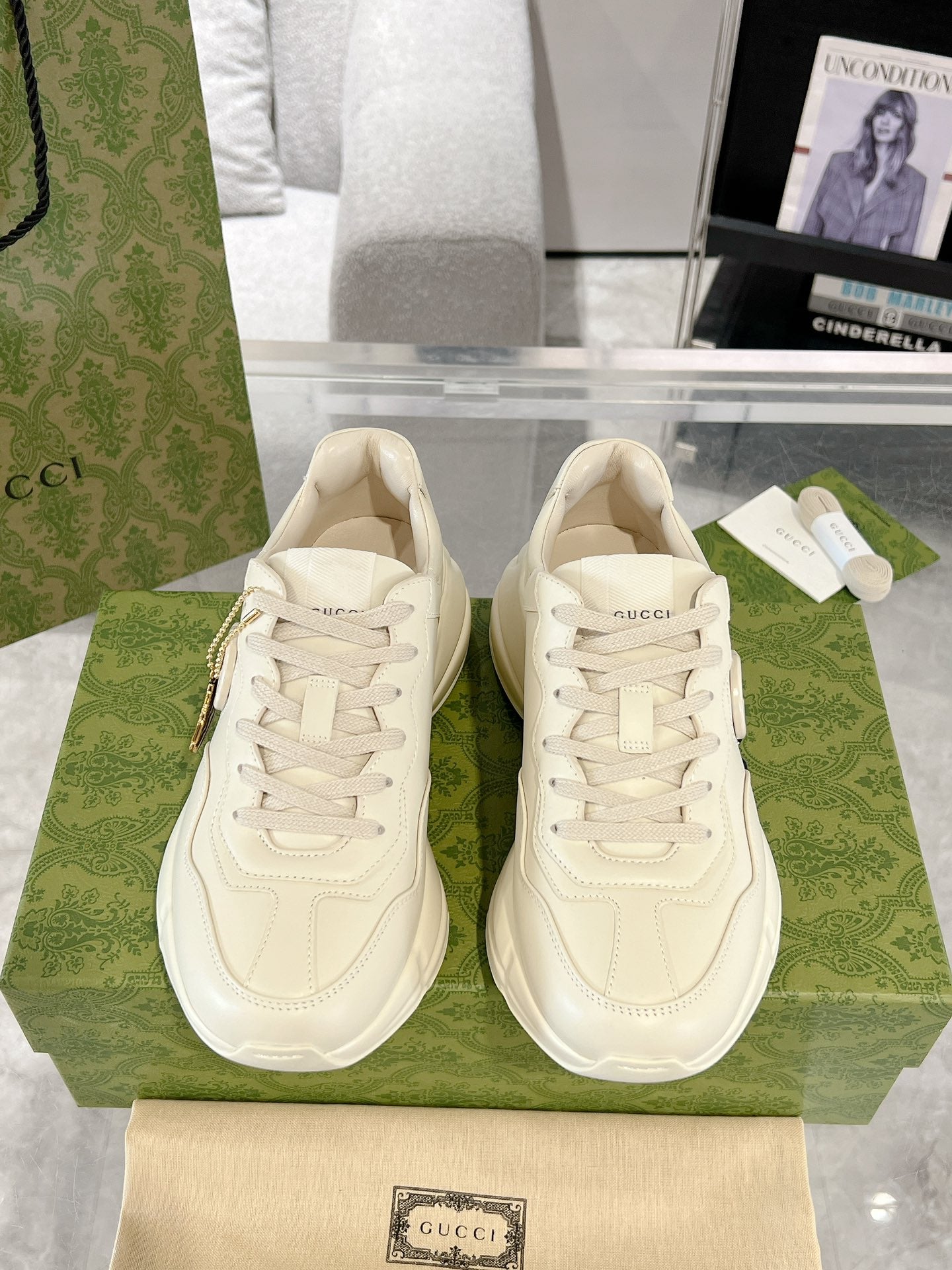 Gucc 25fw rhyton series dad's shoes