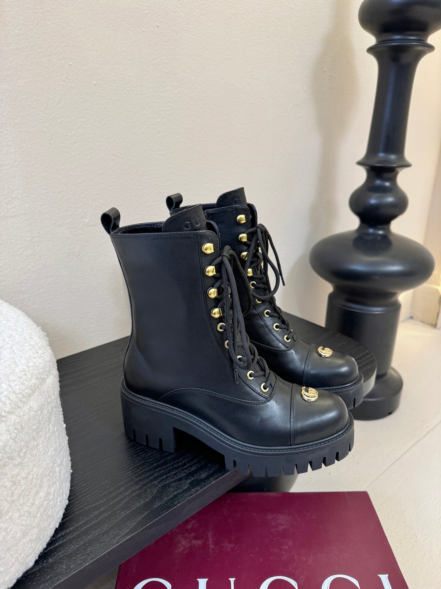 Gucc 25fw combat boots