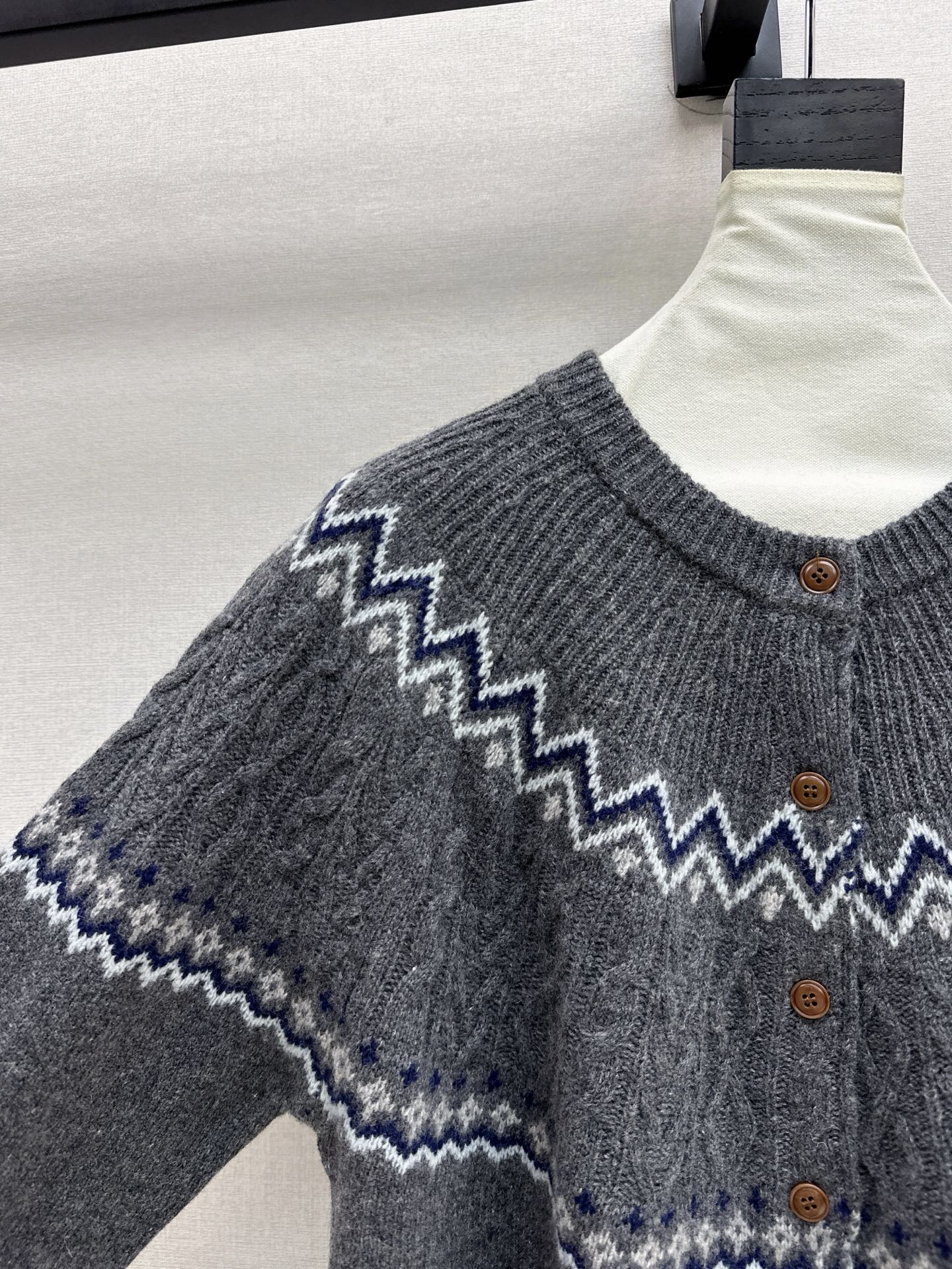 Loro 25fw fair isle cardigan