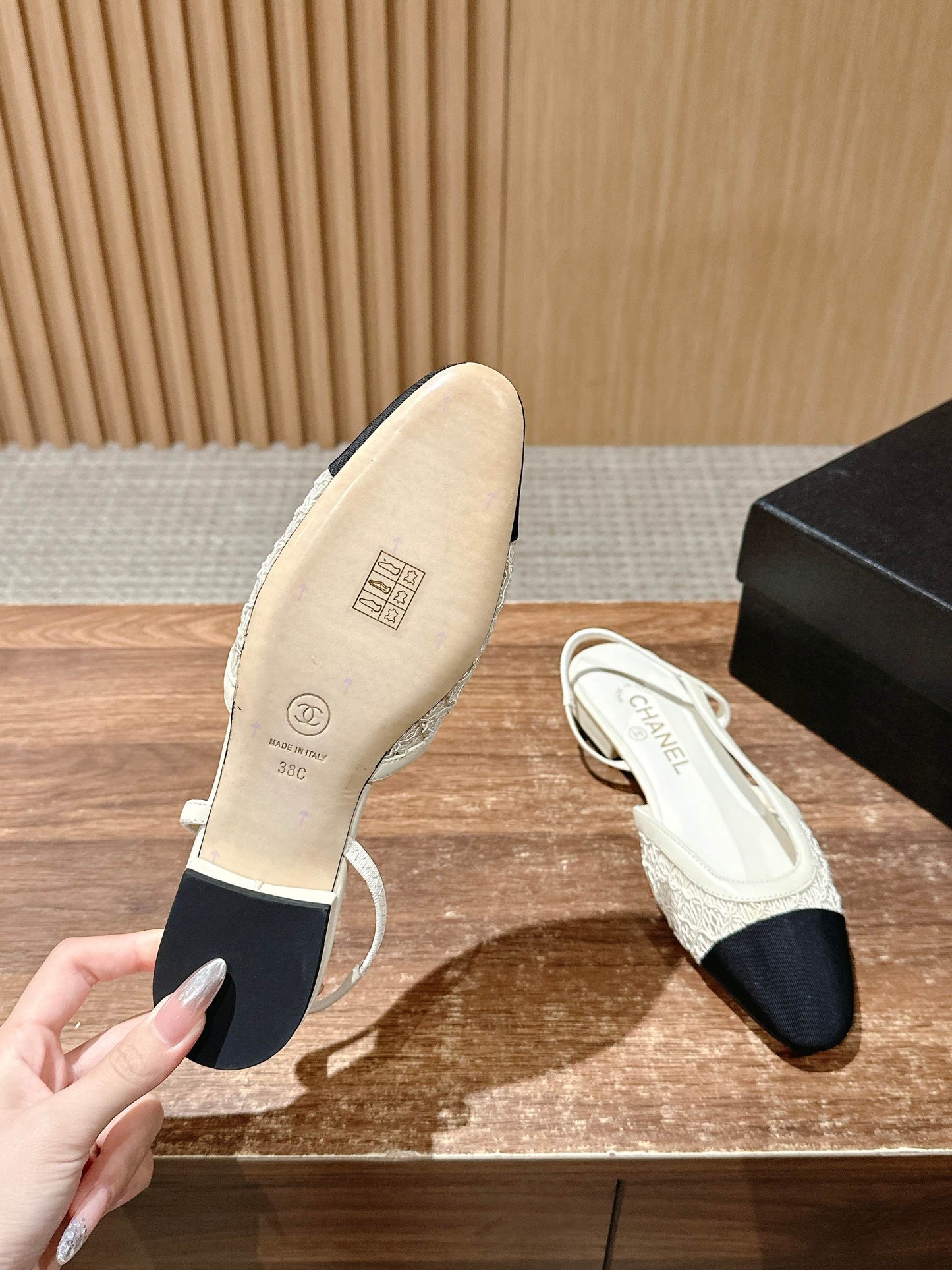 Chan 25fw lace slingback flats