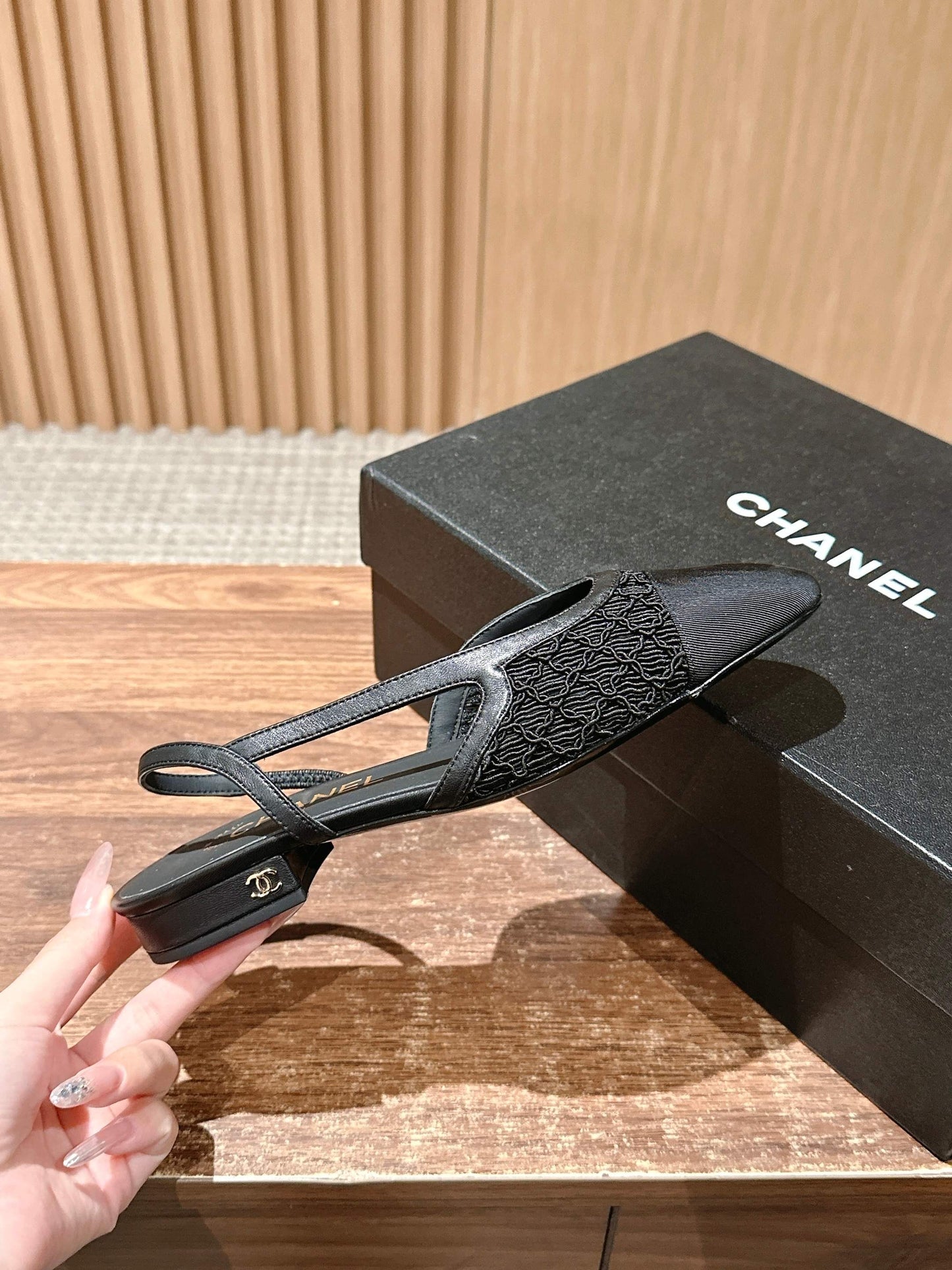 Chan 25fw lace slingback flats