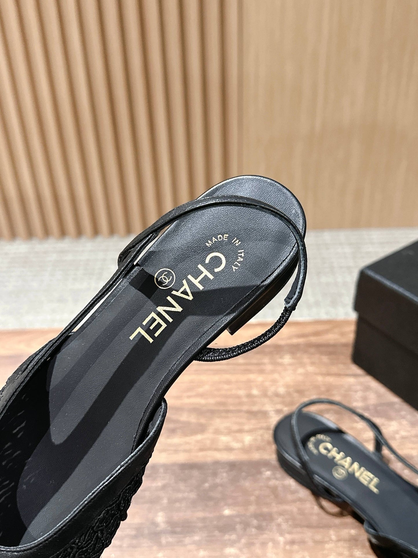 Chan 25fw lace slingback flats