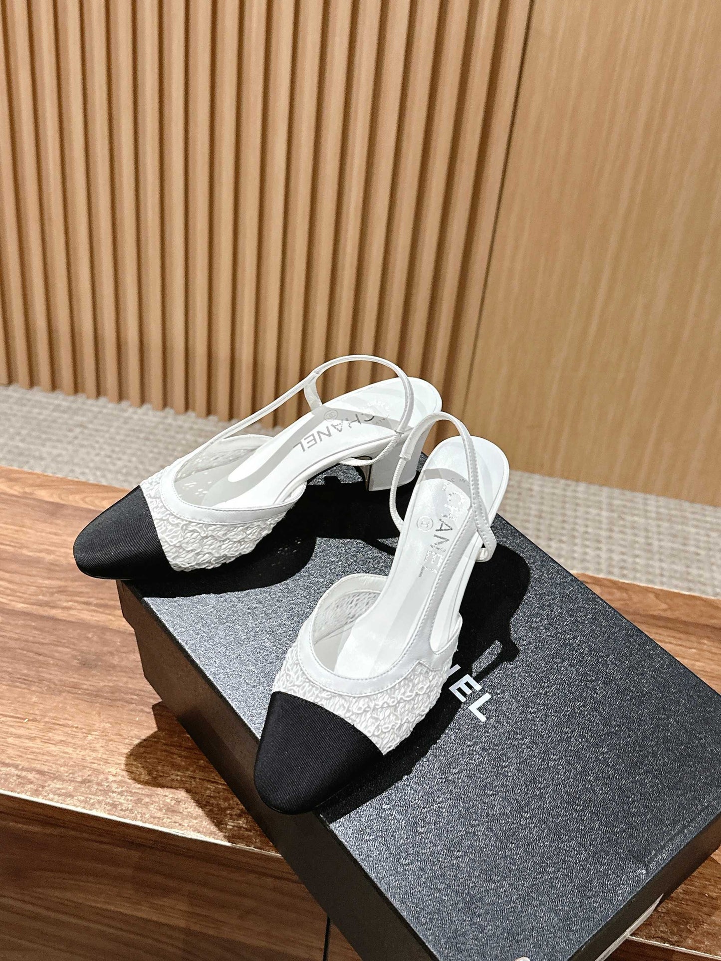 Chan 25fw lace slingback chunky heels