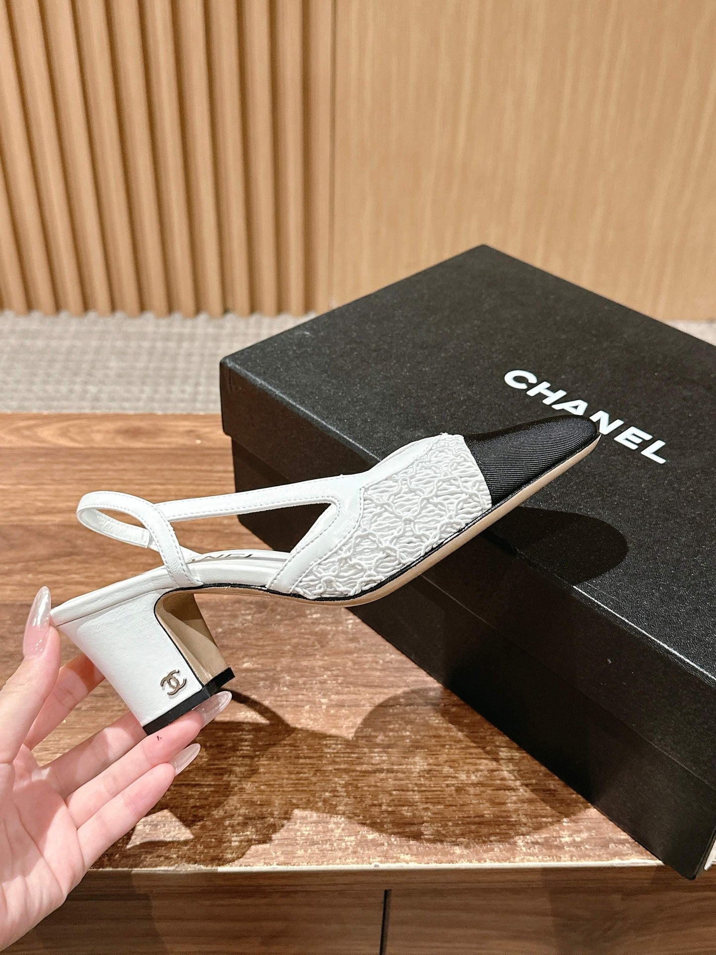 Chan 25fw lace slingback chunky heels