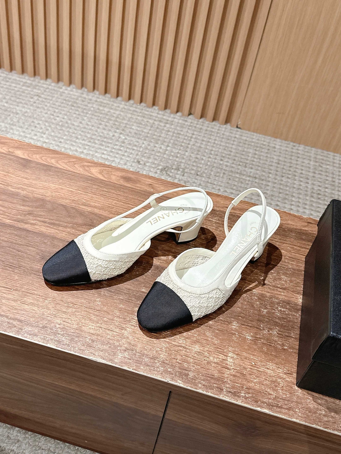 Chan 25fw lace slingback chunky heels