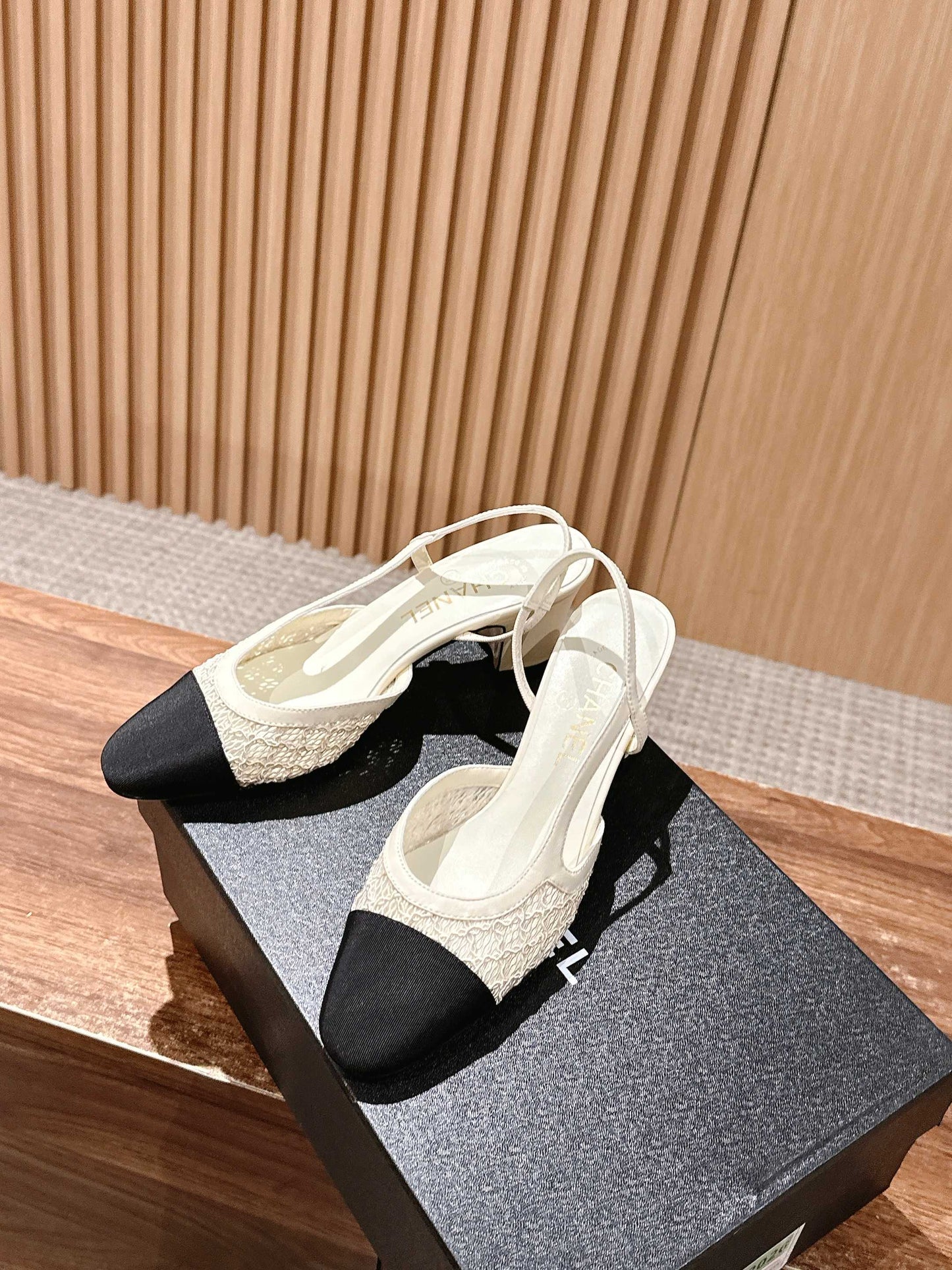 Chan 25fw lace slingback chunky heels
