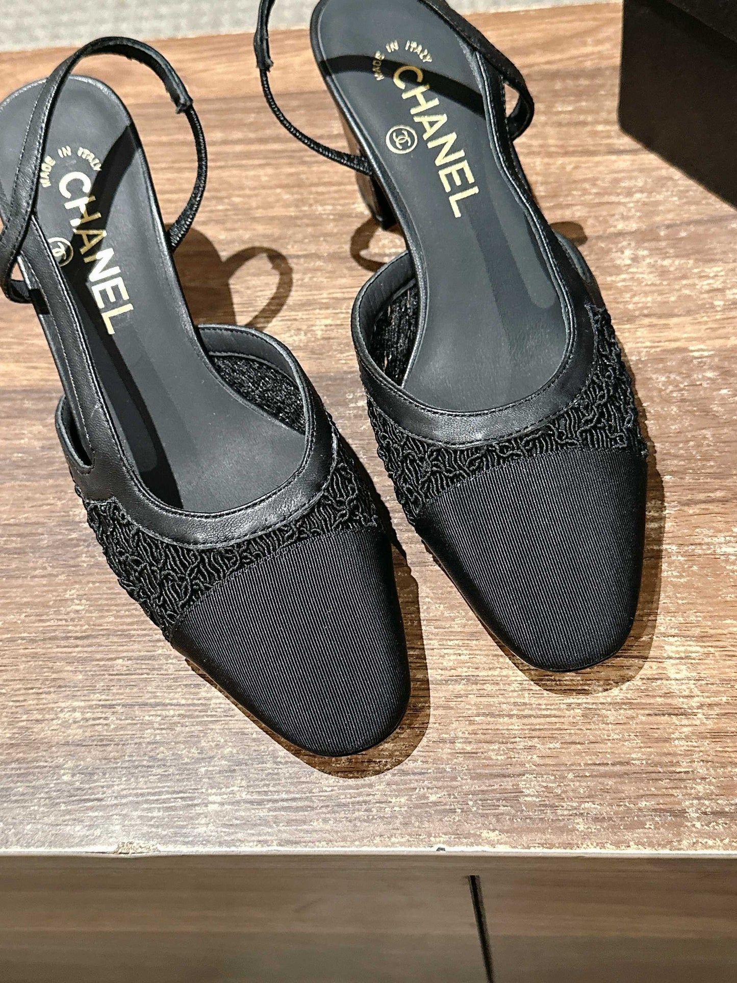 Chan 25fw lace slingback chunky heels