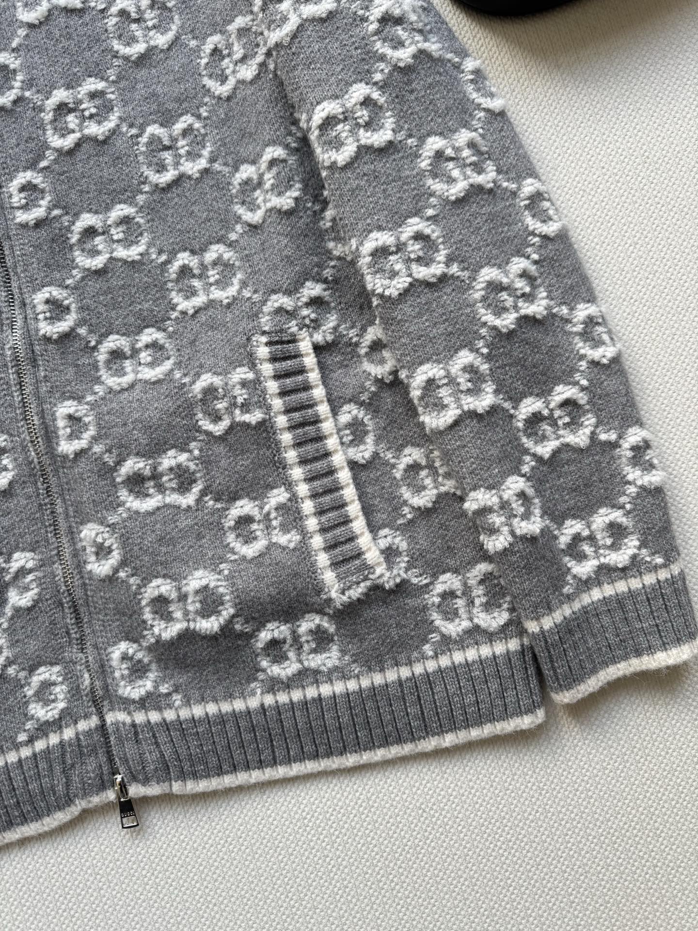 Guc 25fw jacquard cardigan