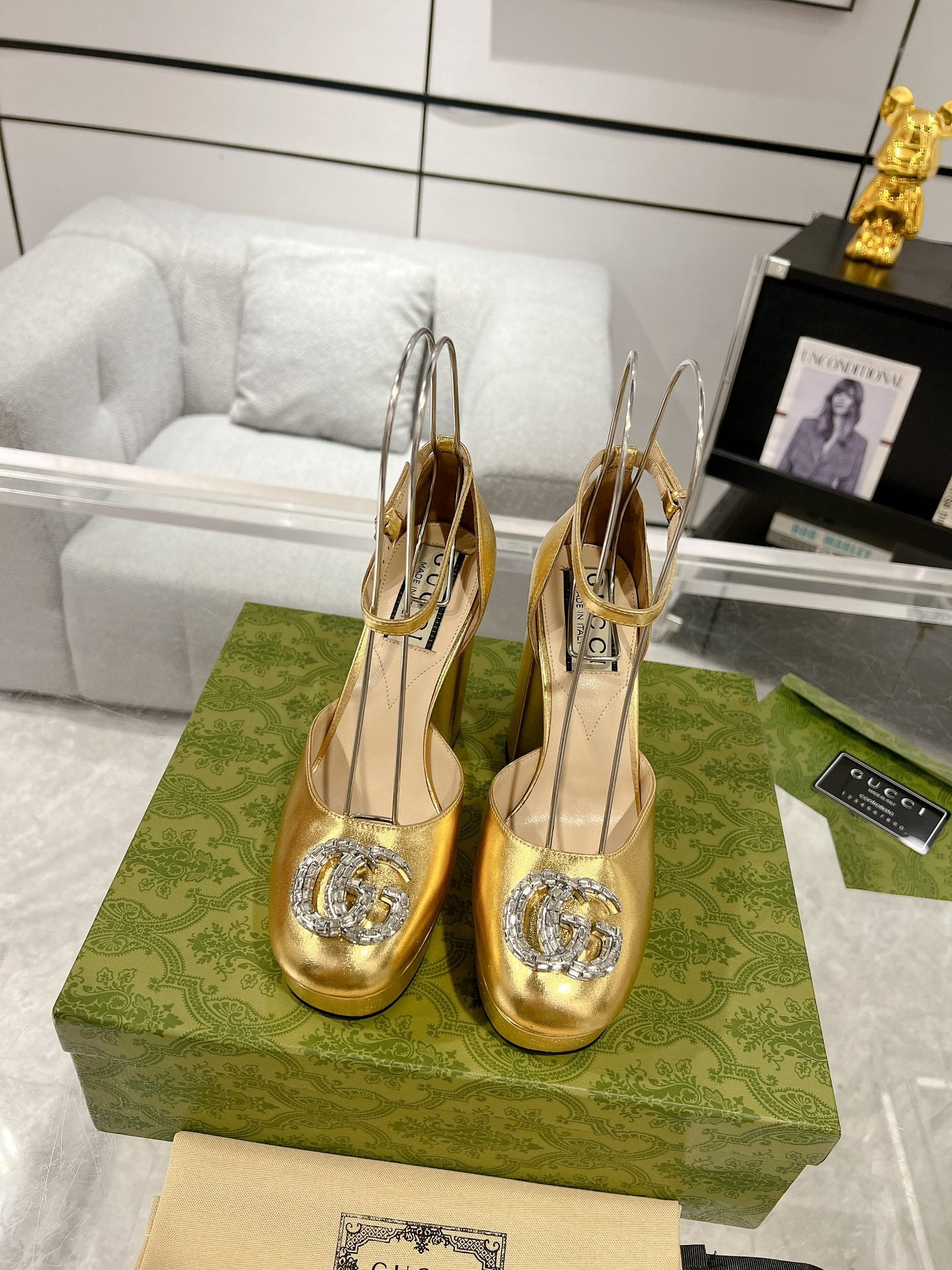 Gucc 25fw chunky heels with crystal diamond bling pumps