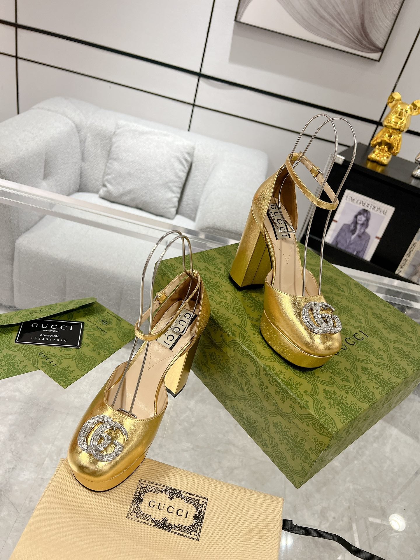 Gucc 25fw chunky heels with crystal diamond bling pumps