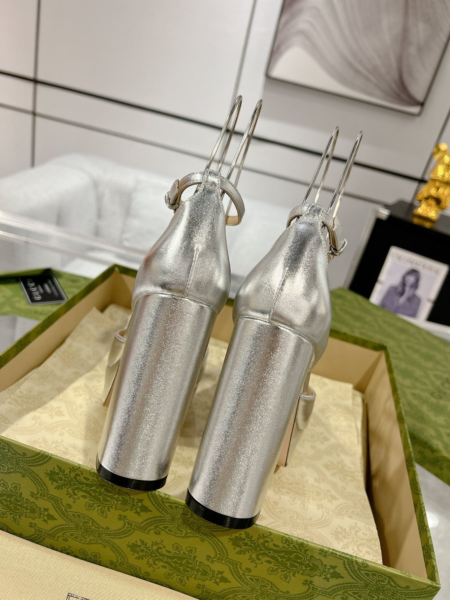 Gucc 25fw chunky heels with crystal diamond bling pumps