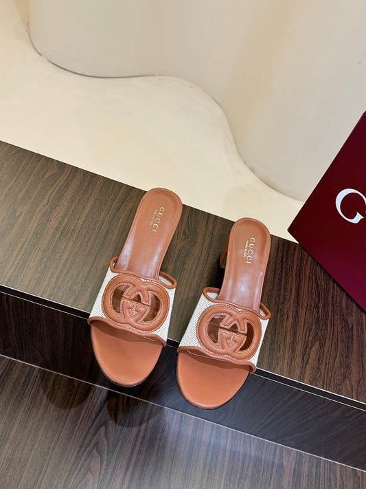 Gucc 25fw slide sandals