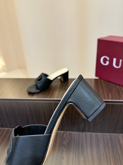 Gucc 25fw slide sandals