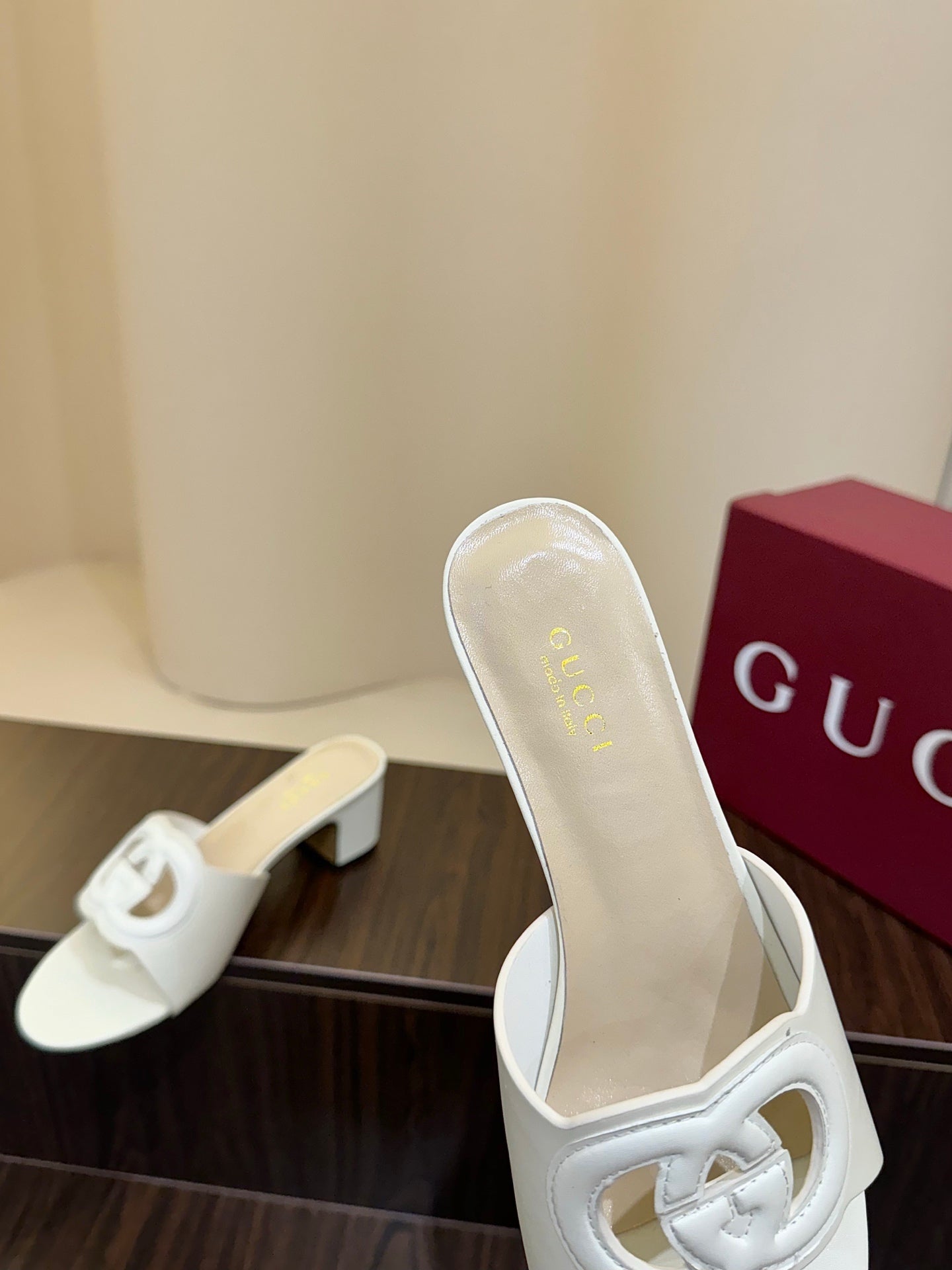 Gucc 25fw slide sandals