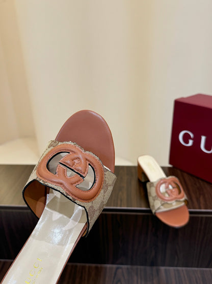 Gucc 25fw slide sandals