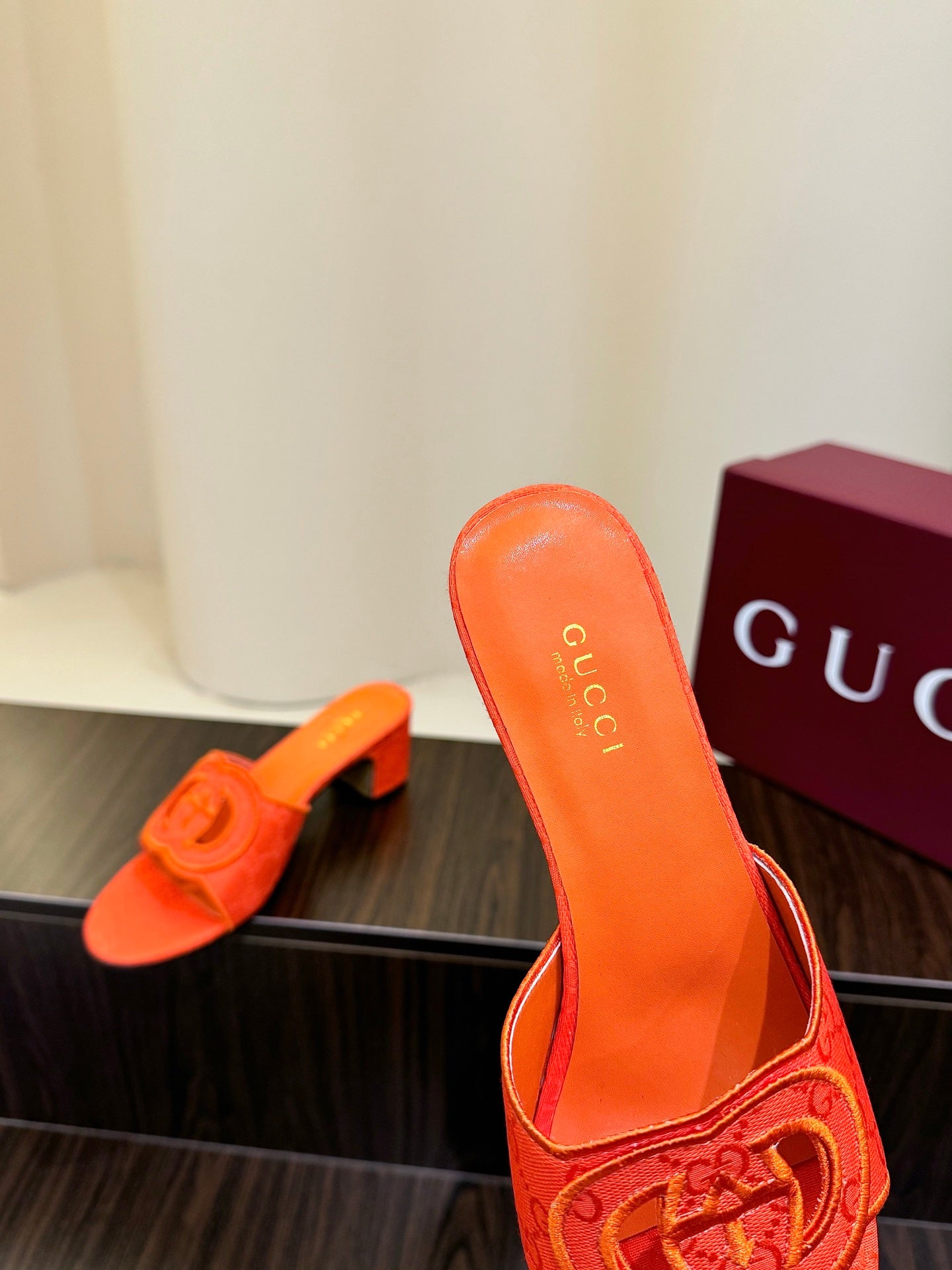 Gucc 25fw slide sandals