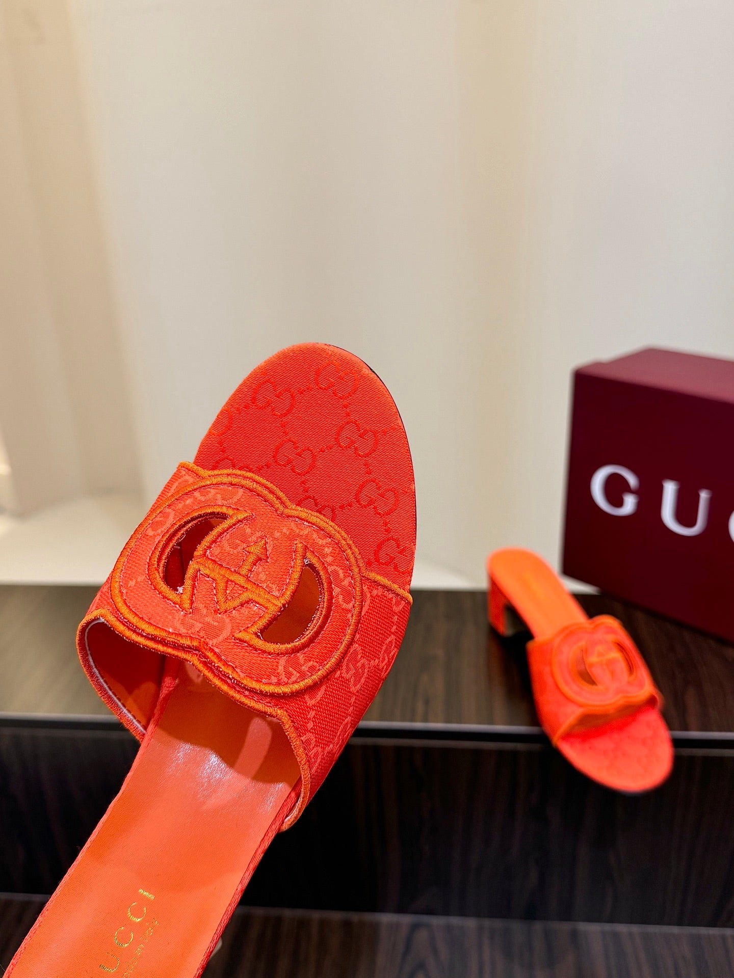 Gucc 25fw slide sandals
