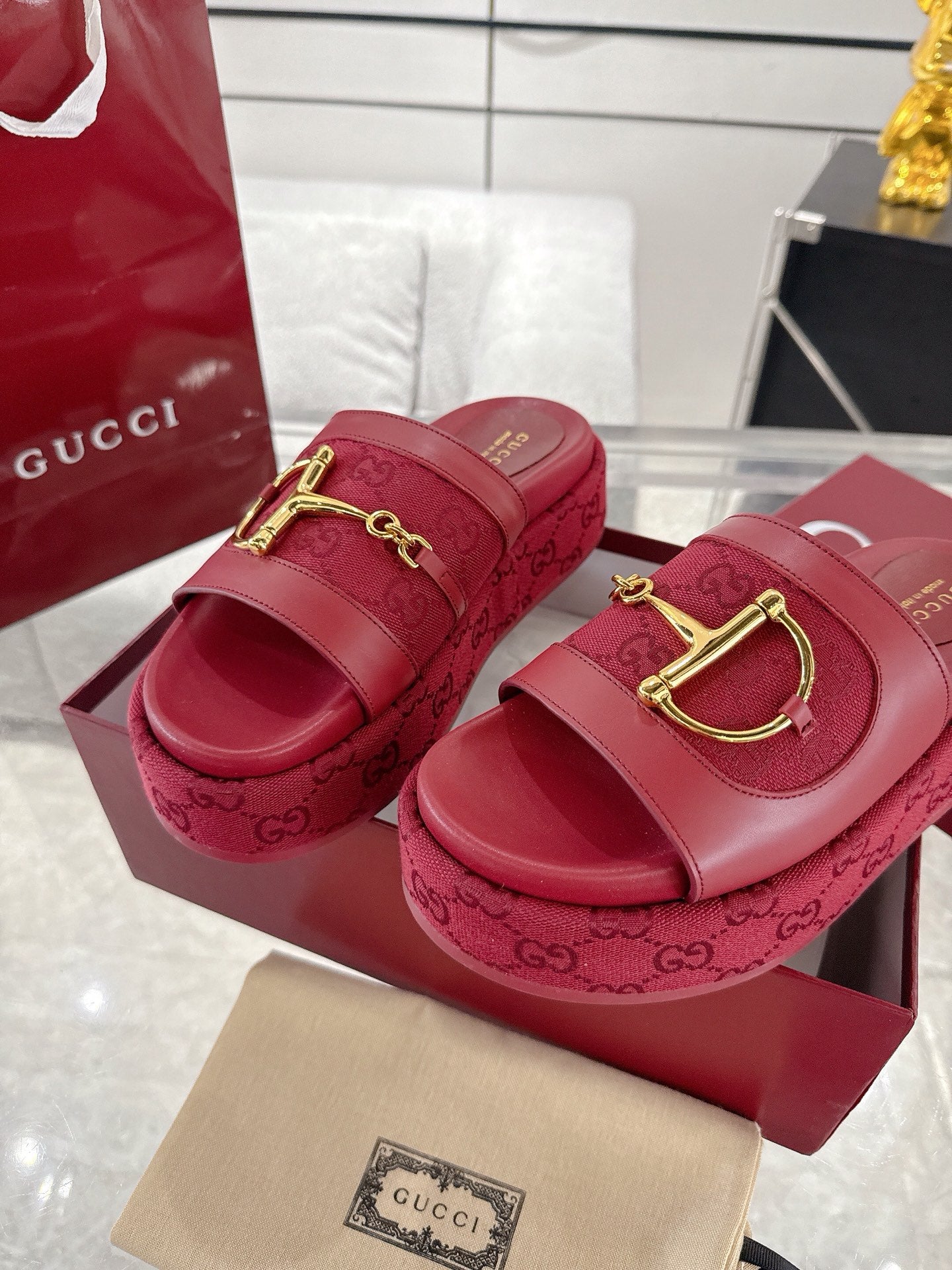 Gucc 25fw thick slippers