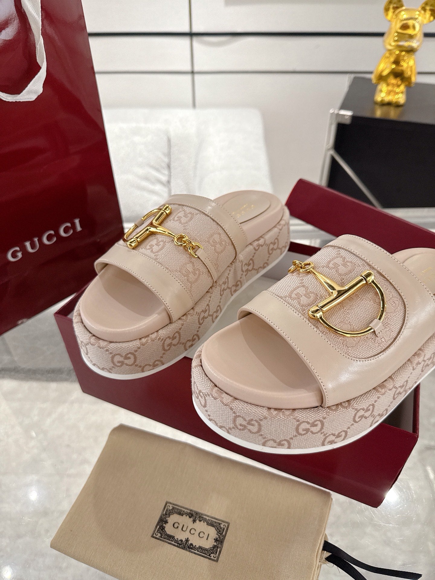Gucc 25fw thick slippers