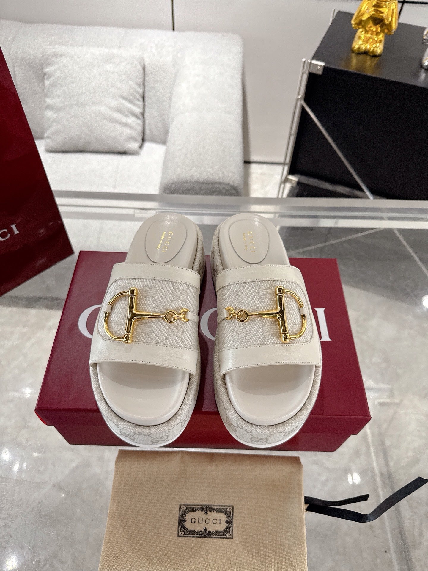 Gucc 25fw thick slippers