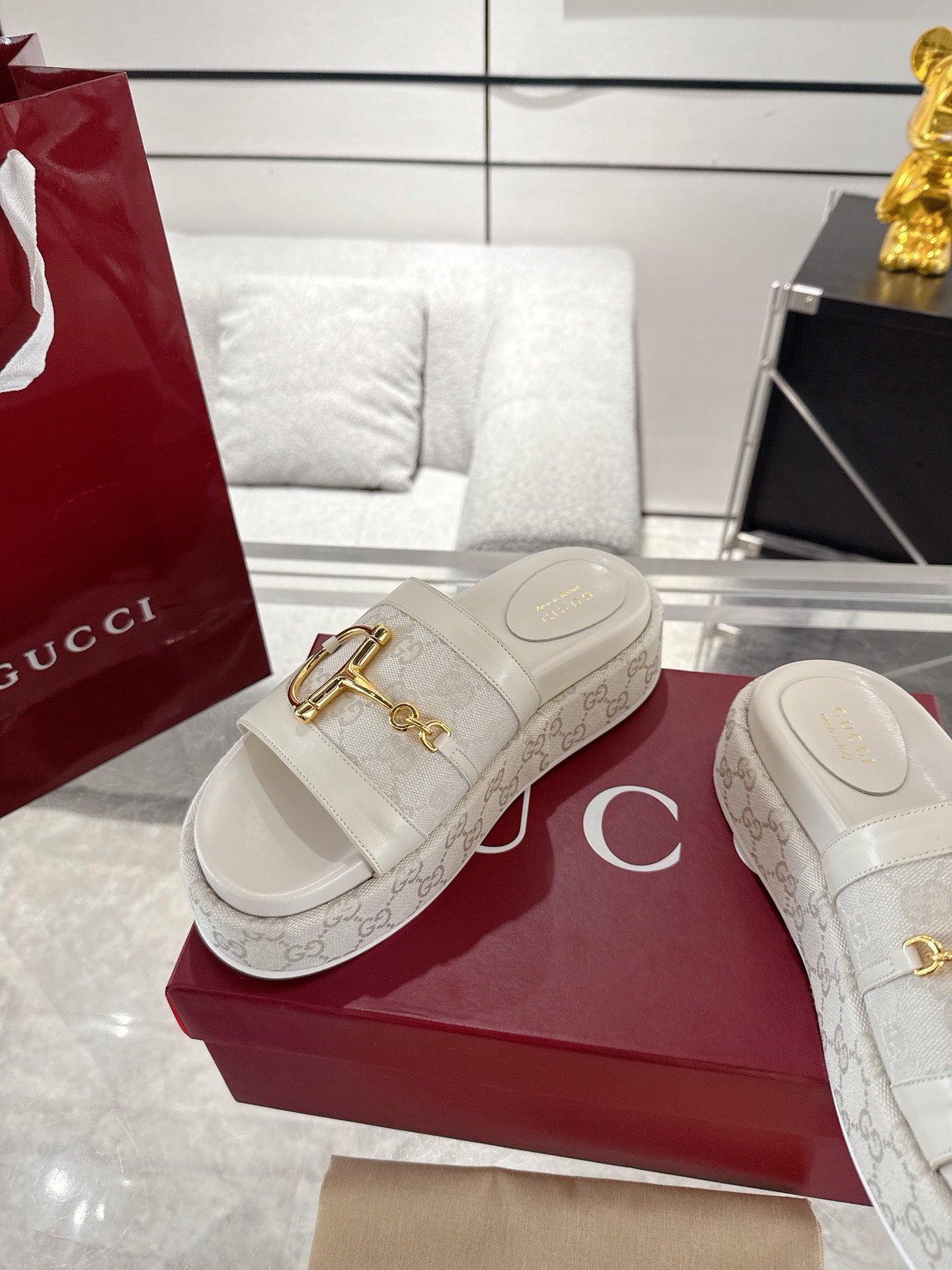 Gucc 25fw thick slippers