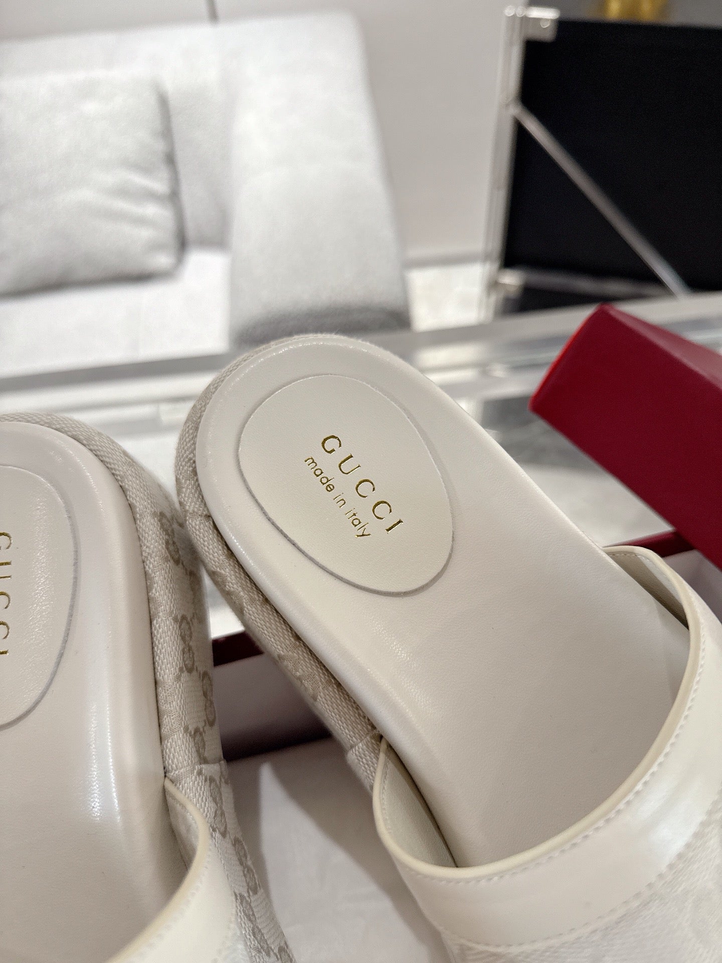 Gucc 25fw thick slippers