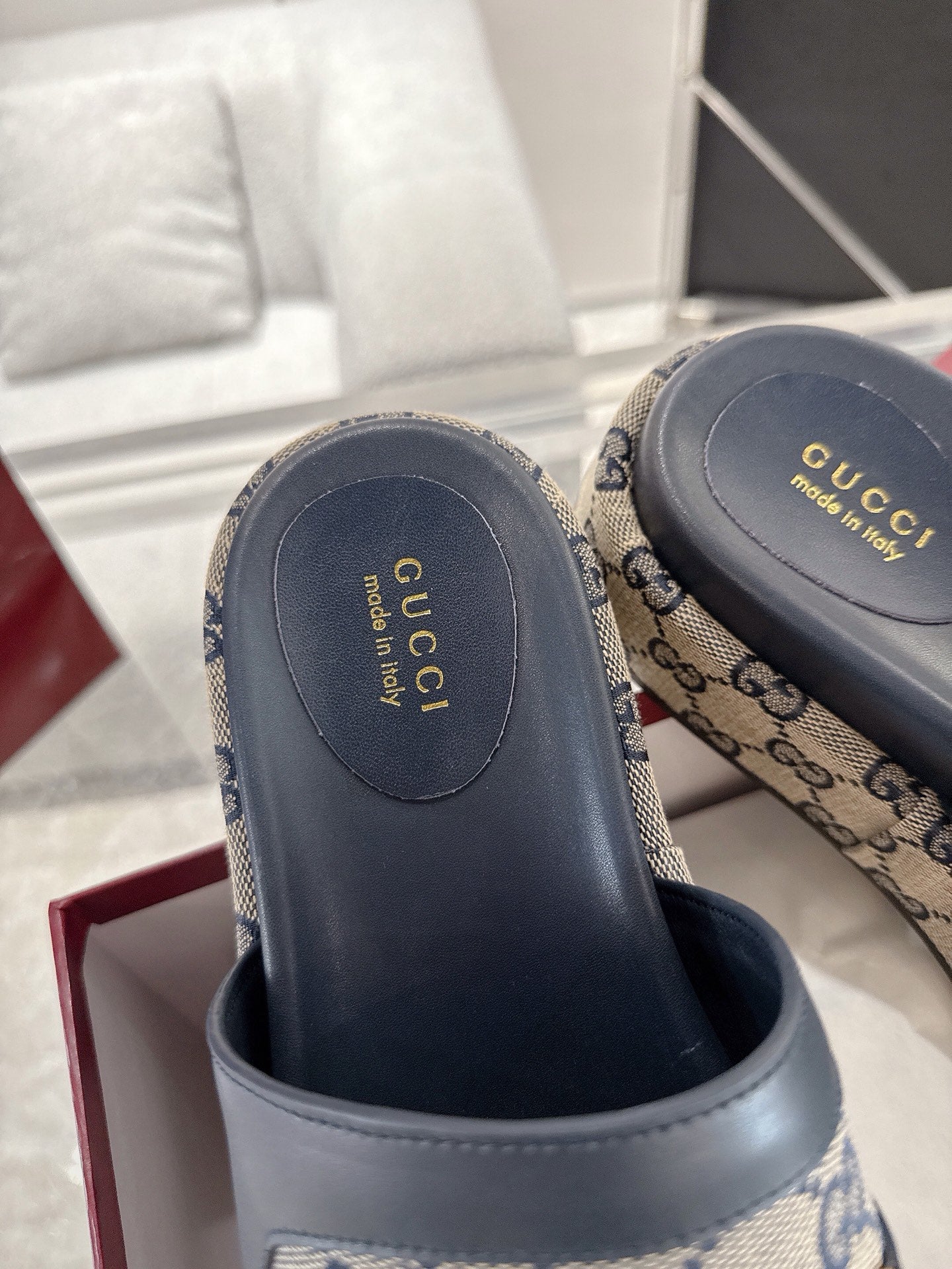 Gucc 25fw thick slippers