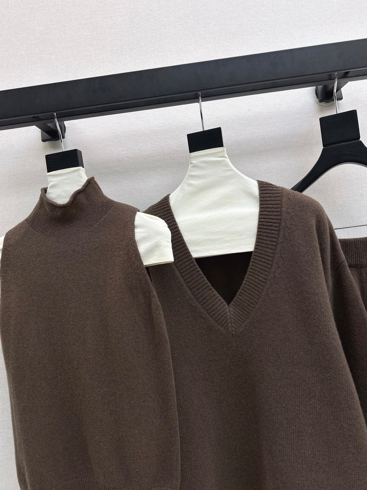 Brun 25fw knit suit sleeveless vest+sweater+pants set