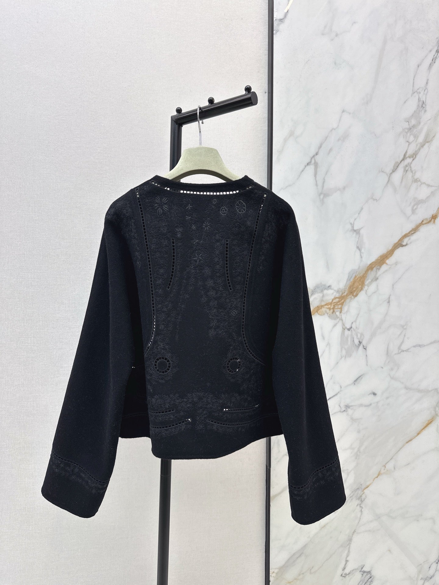 Herm 25fw embroidery jacket