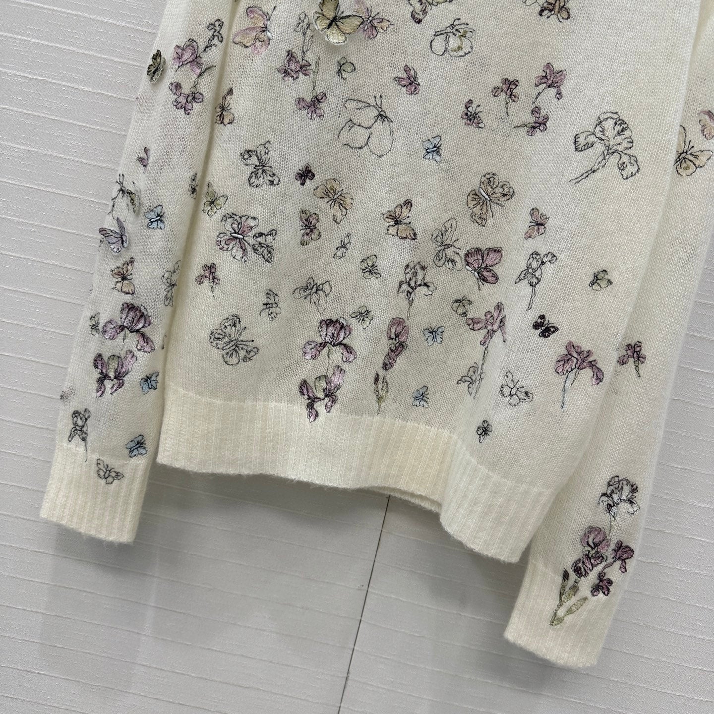 CD 25fw embroidery knitwear