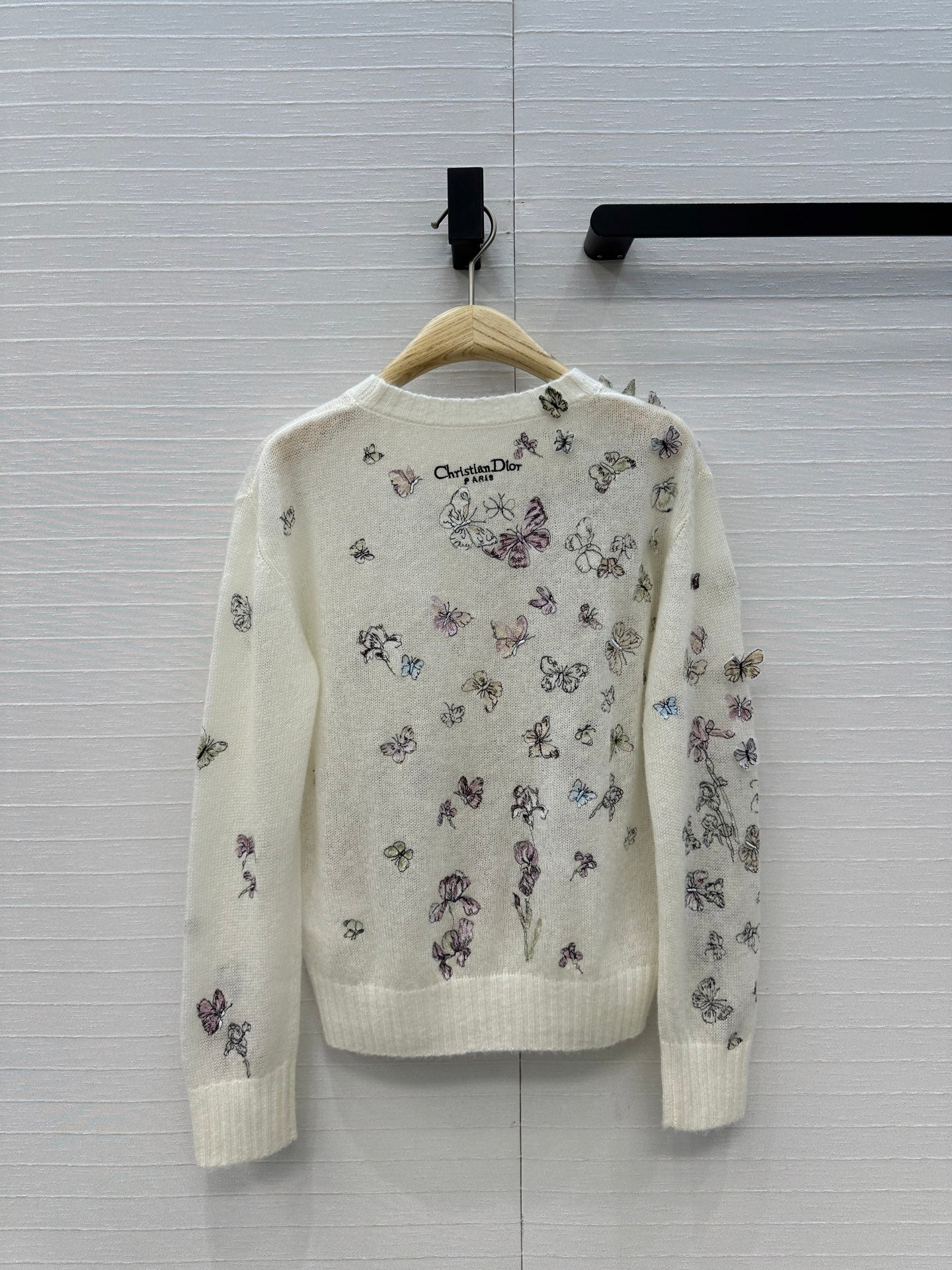 CD 25fw embroidery knitwear