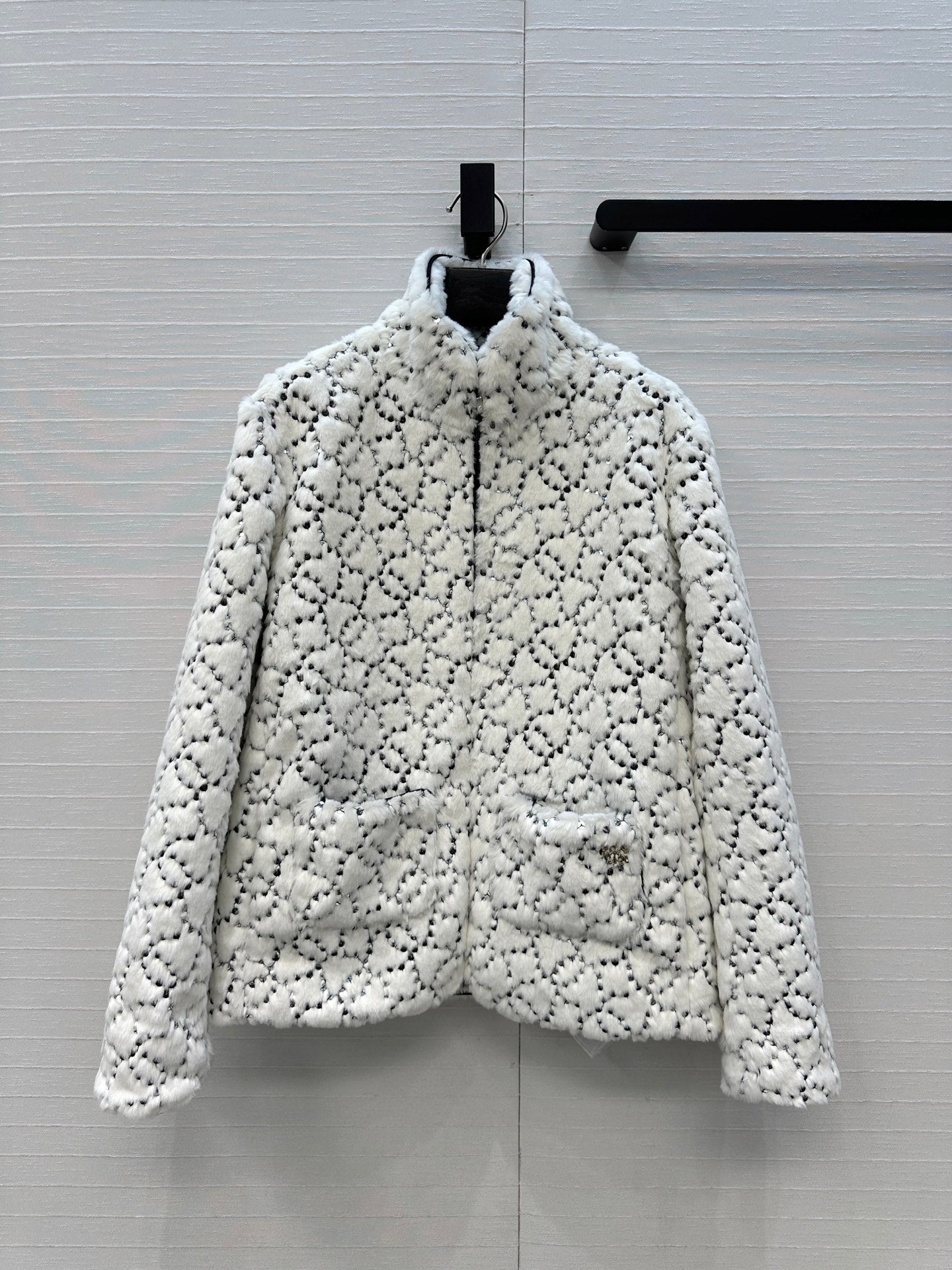 Chan 25fw embroidery fur jacket