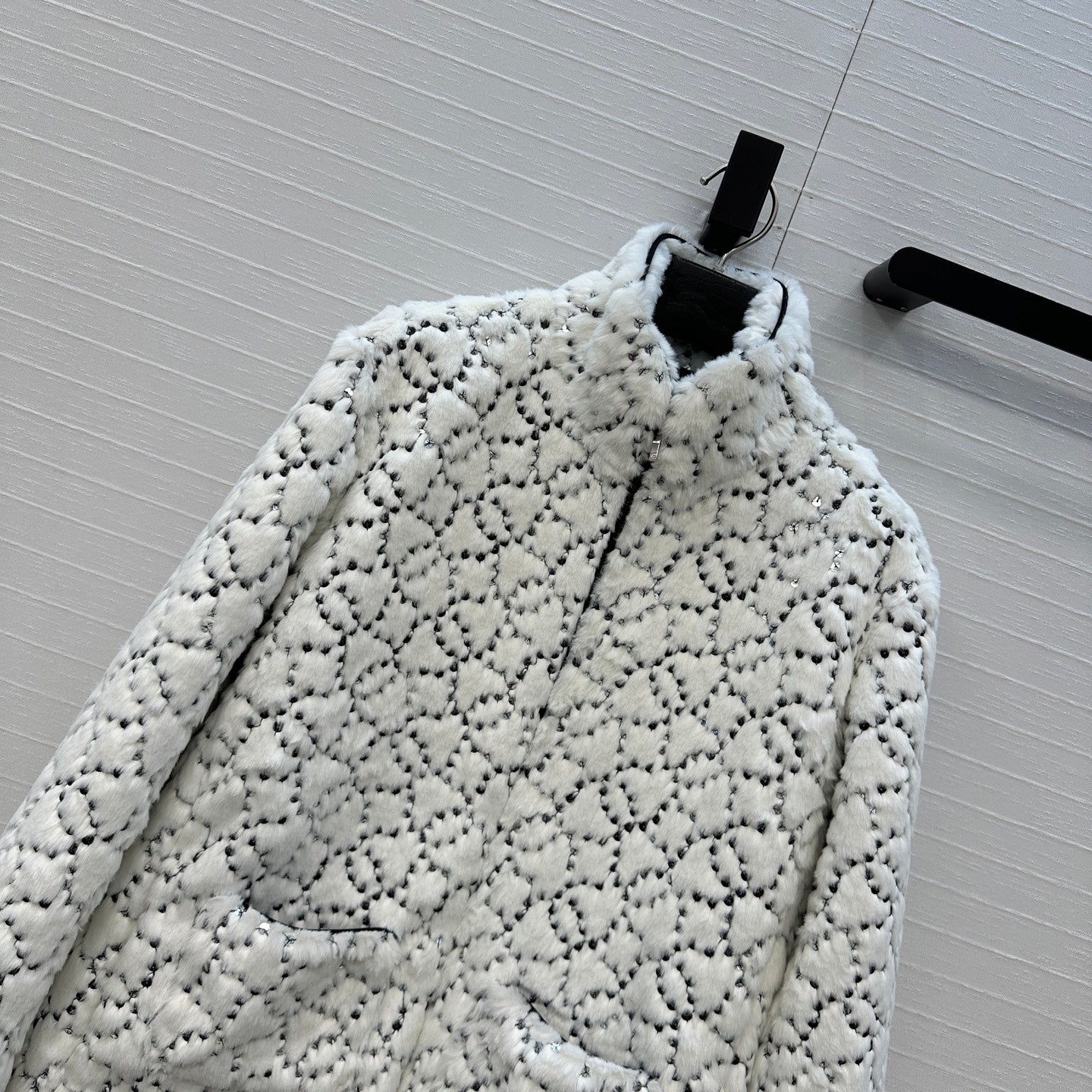 Chan 25fw embroidery fur jacket