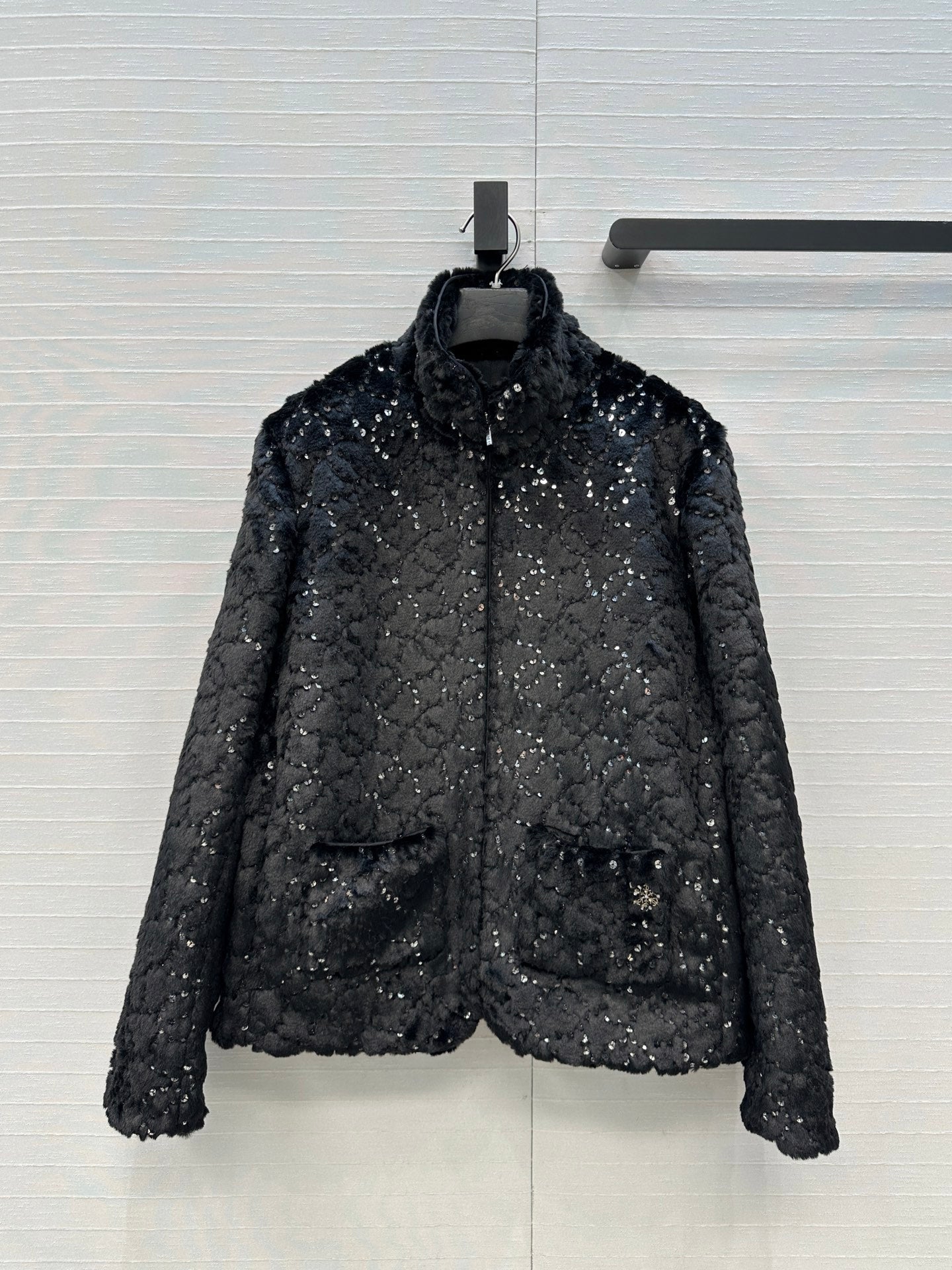 Chan 25fw embroidery fur jacket