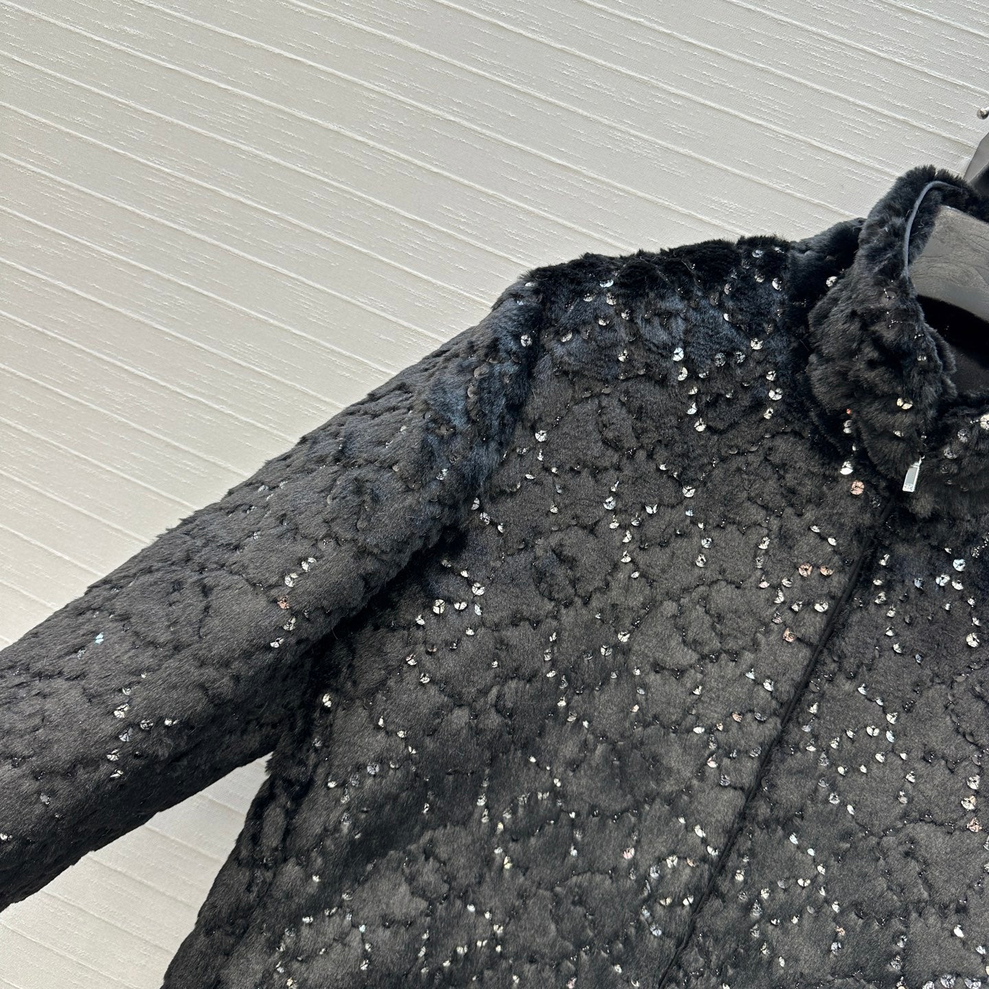 Chan 25fw embroidery fur jacket