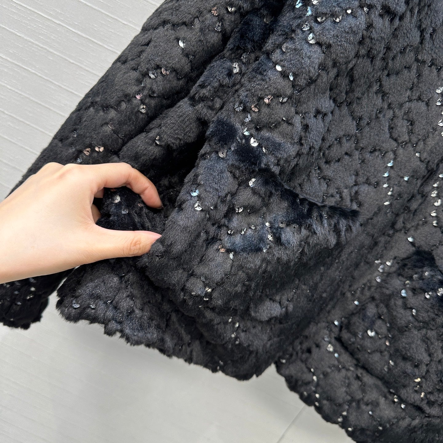 Chan 25fw embroidery fur jacket