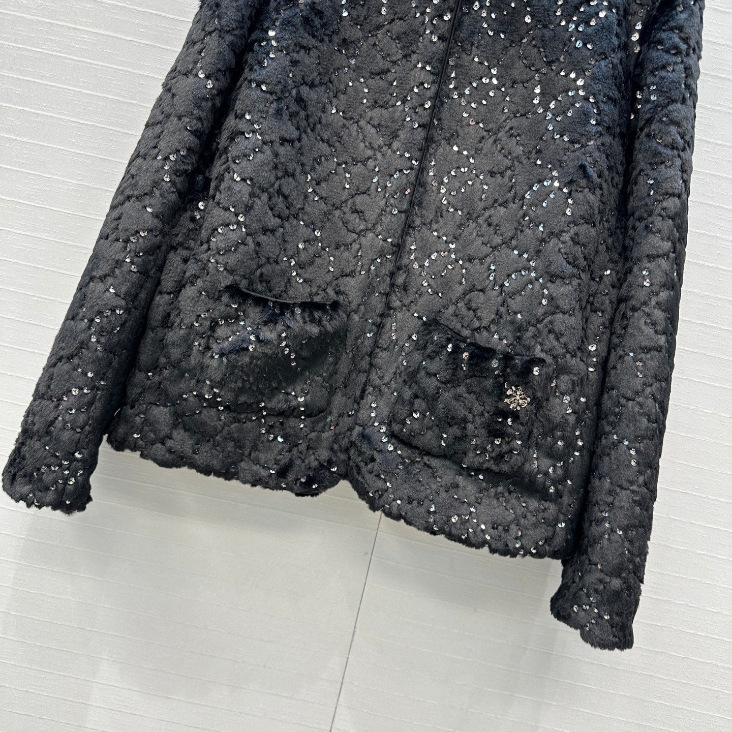 Chan 25fw embroidery fur jacket
