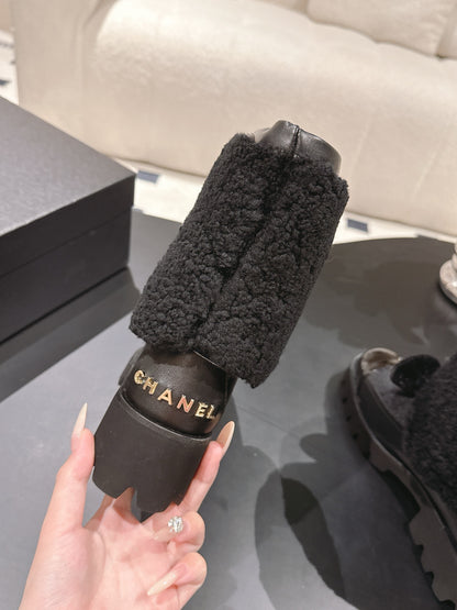 Chan 25fw plush boots with bow