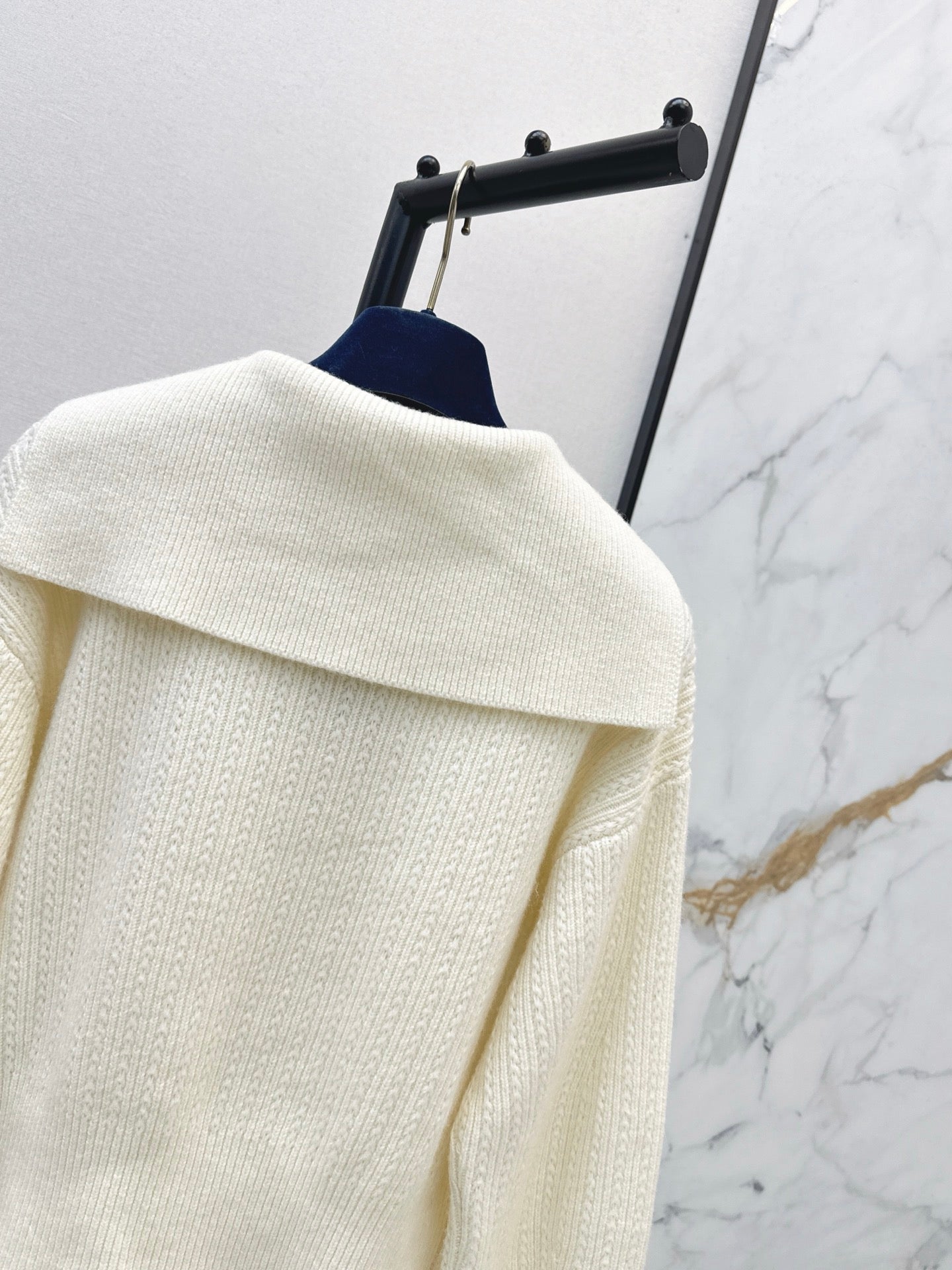 Louis 25fw zip-up knit jacket