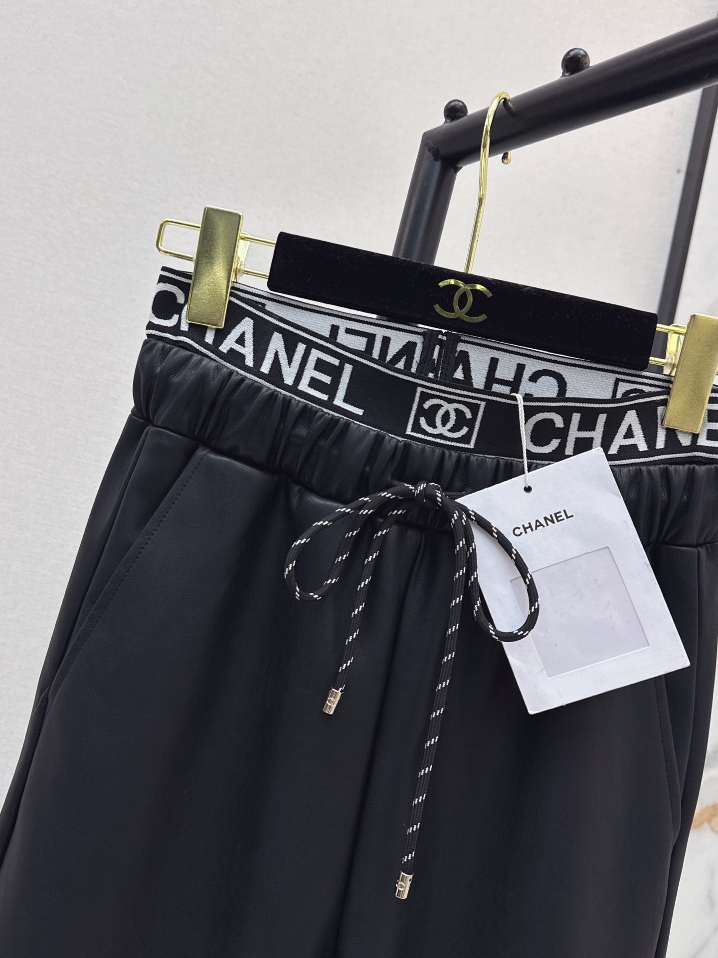 Chan 25fw pu straight pants