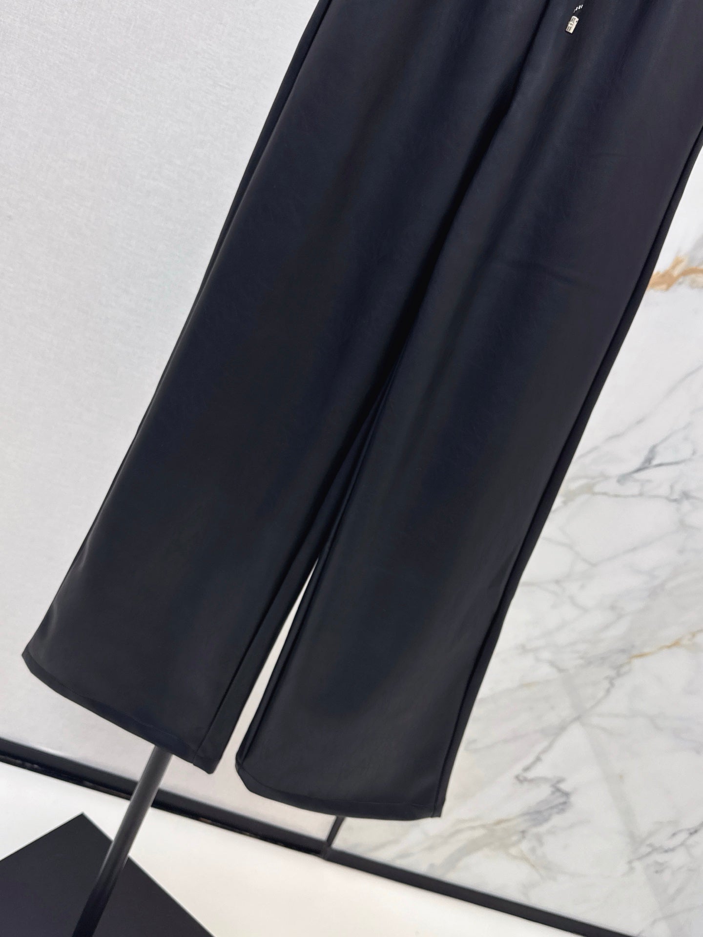 Chan 25fw pu straight pants