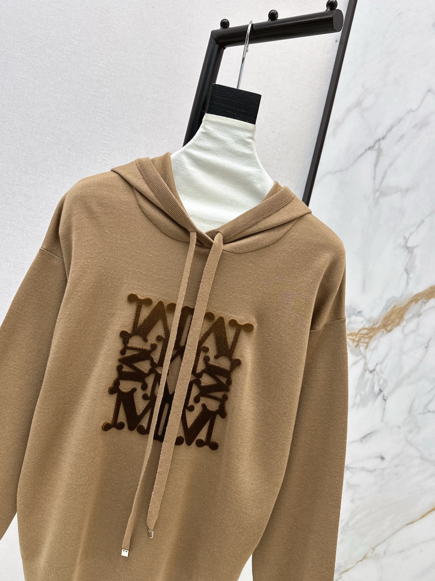 Max 25fw hooded sweater