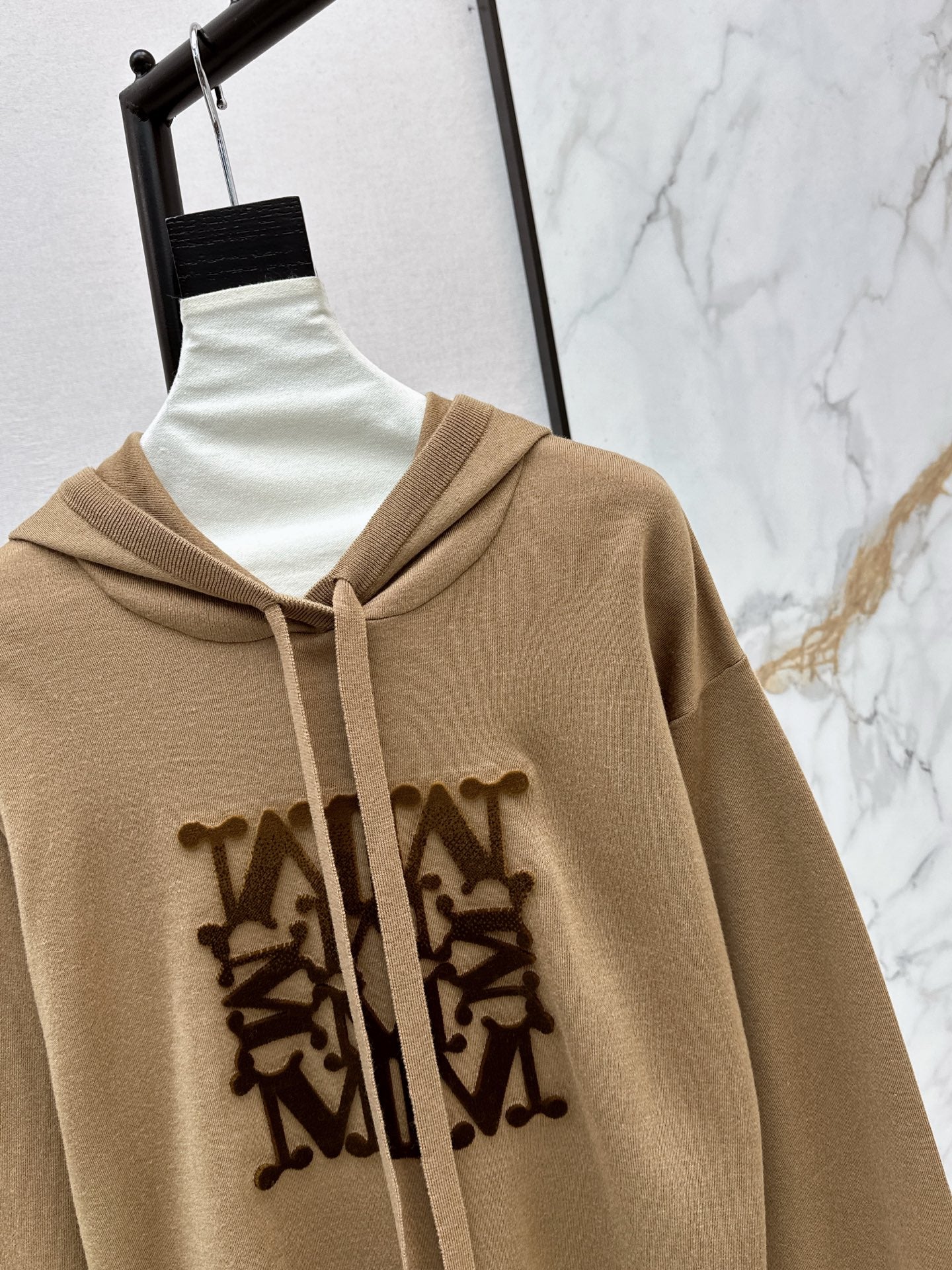 Max 25fw hooded sweater