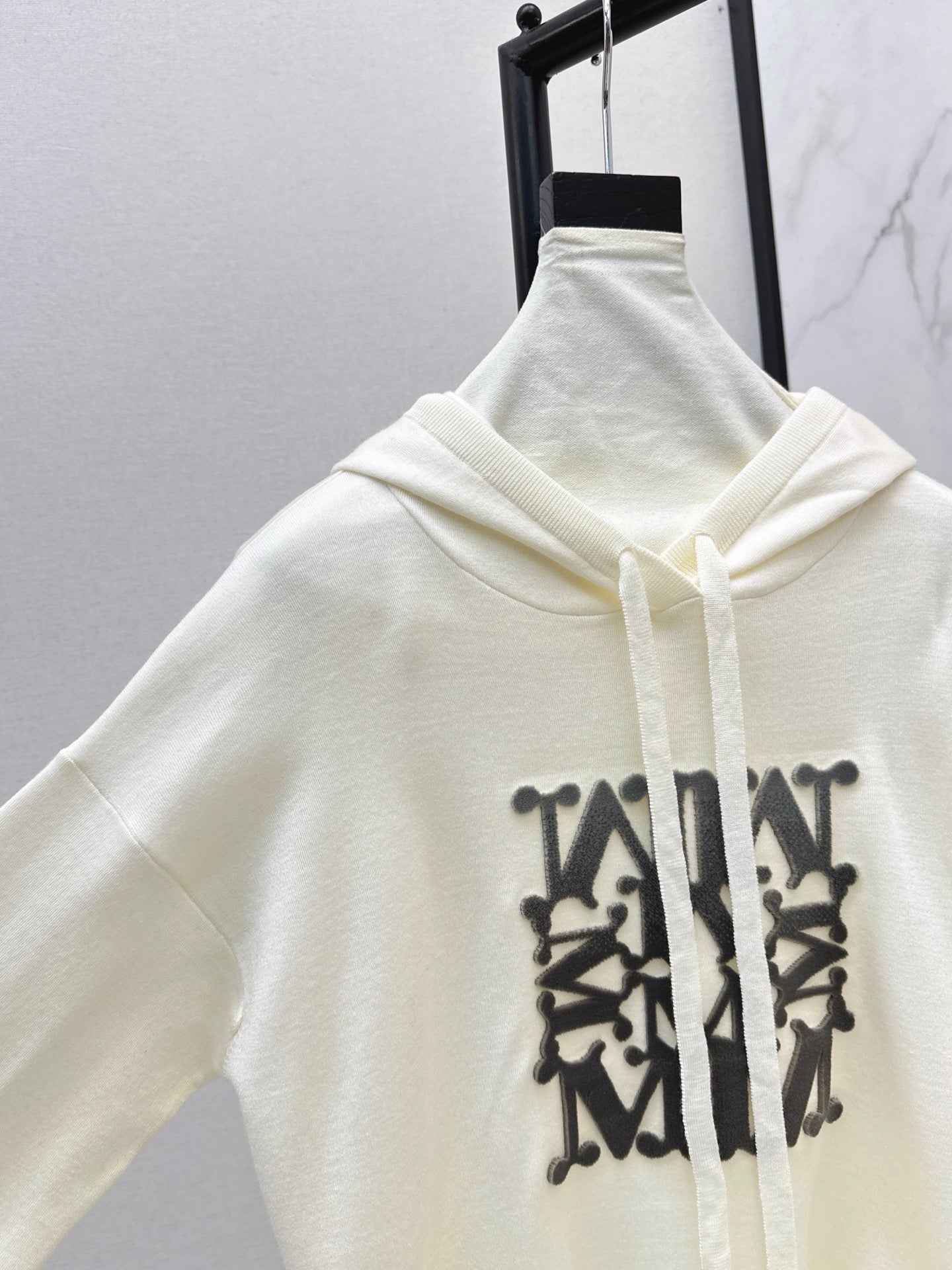 Max 25fw hooded sweater