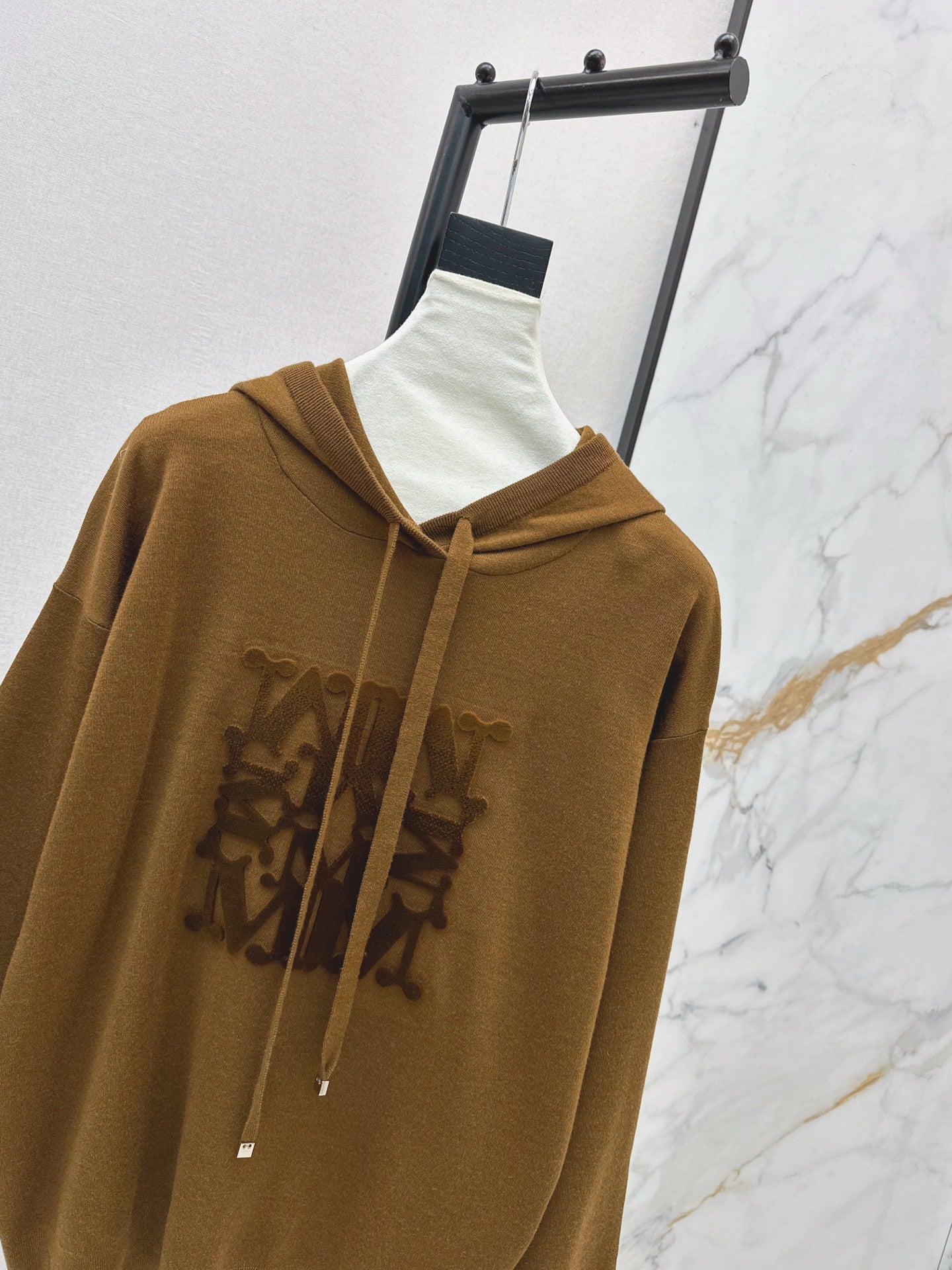 Max 25fw hooded sweater