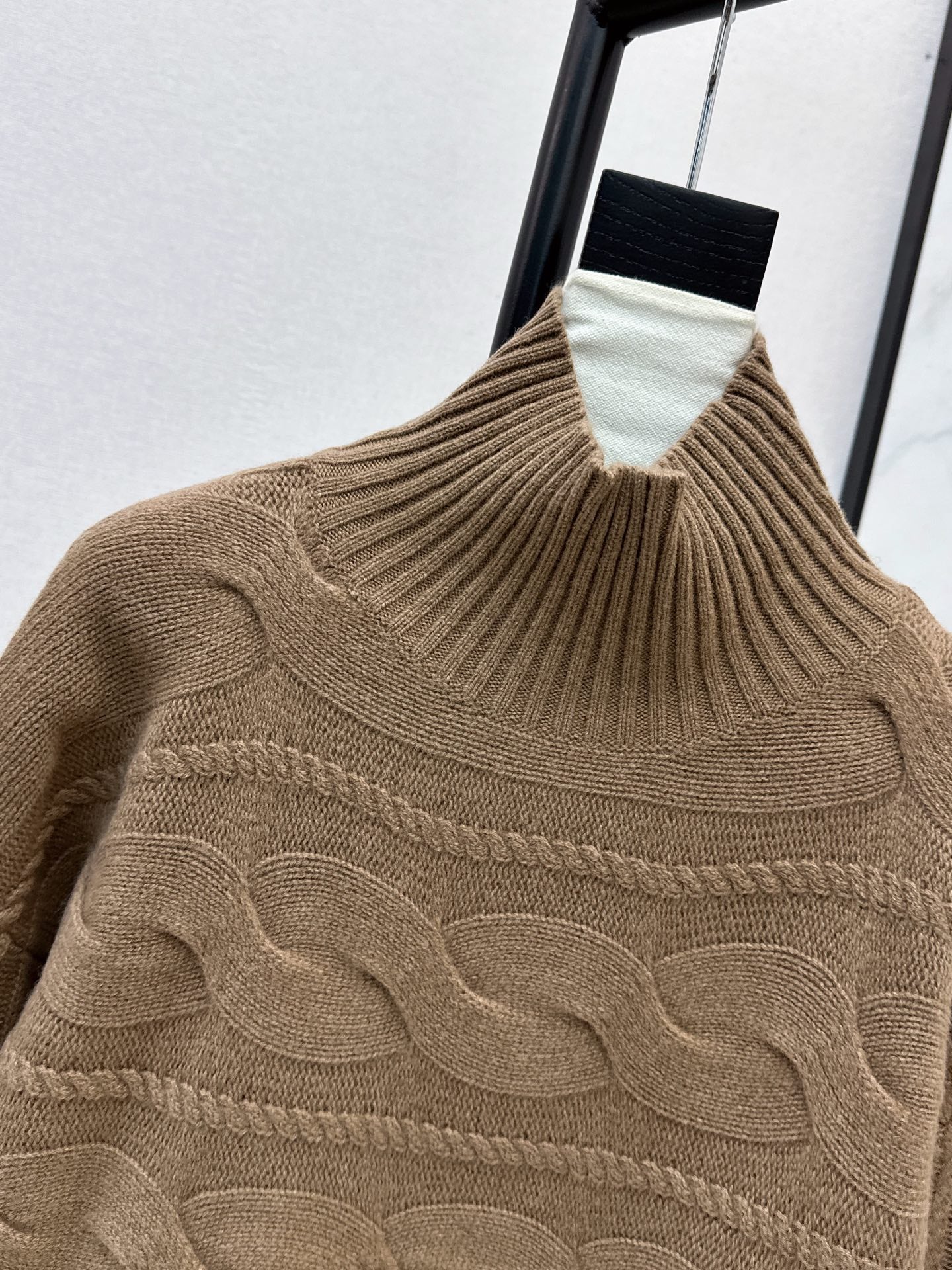 Max 25fw cable knit sweater