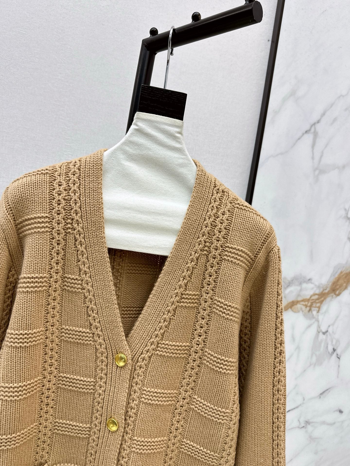 Valen 25fw v-neck cardigan