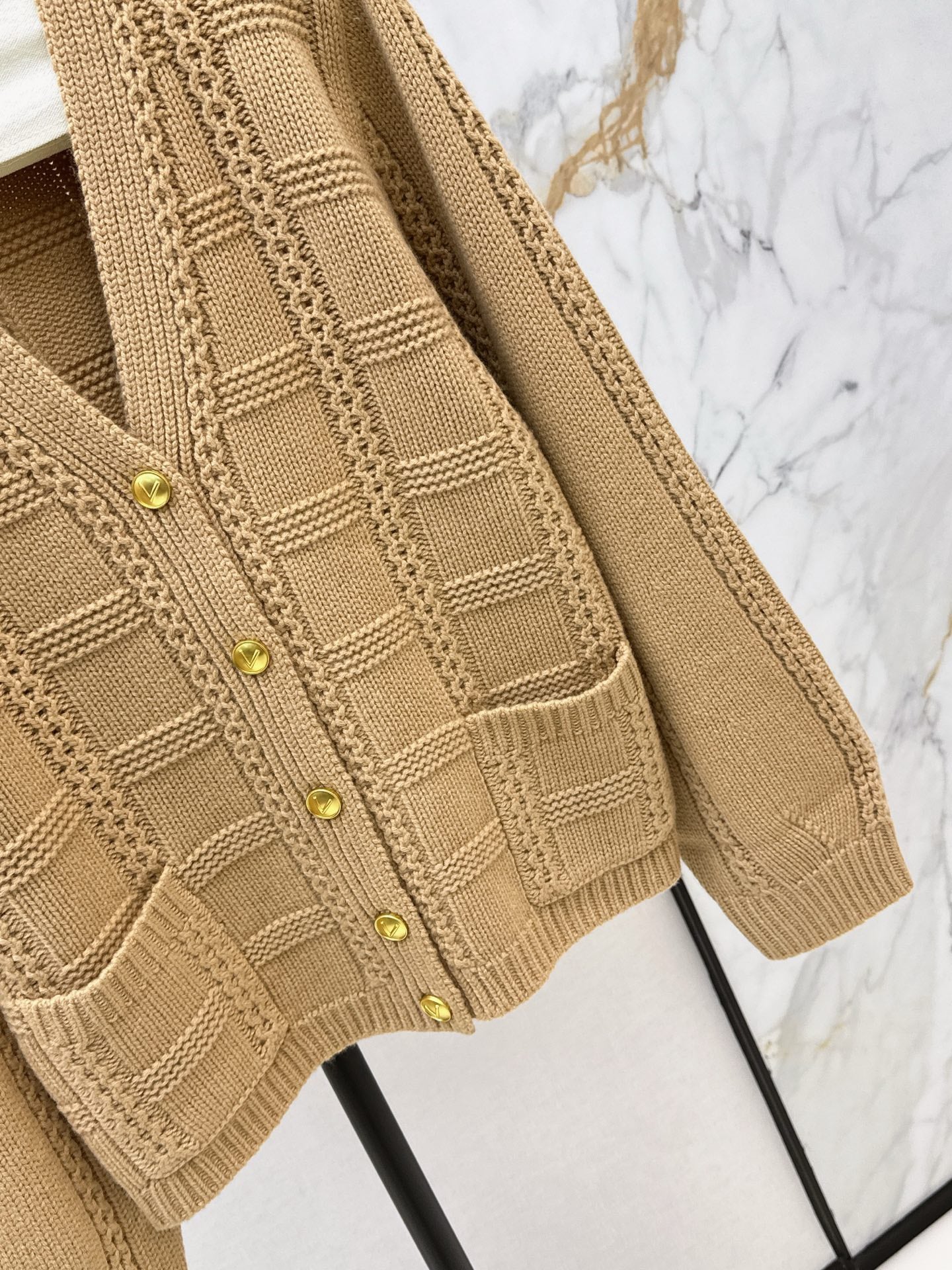 Valen 25fw v-neck cardigan